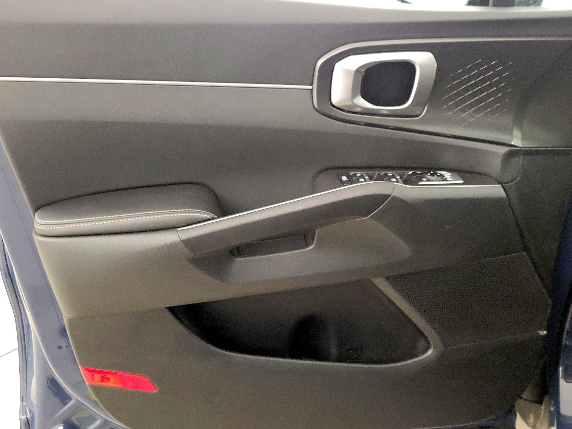 Thumbnail: 2025 Kia Sorento - 12