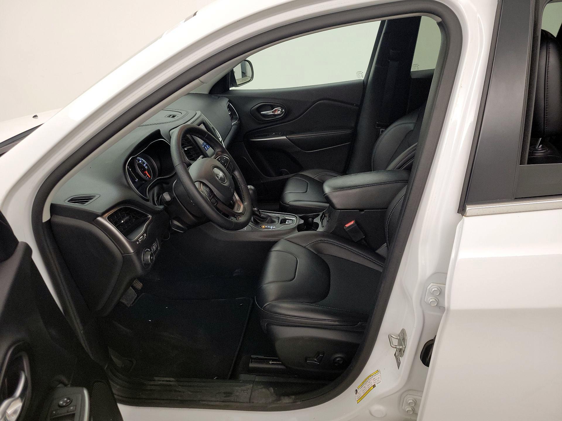 Thumbnail: 2021 Jeep Cherokee - 11