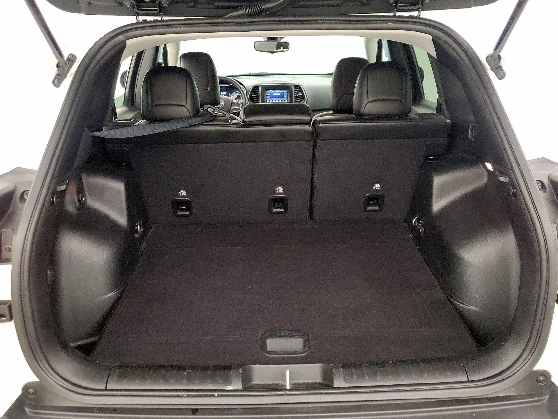 Thumbnail: 2021 Jeep Cherokee - 20