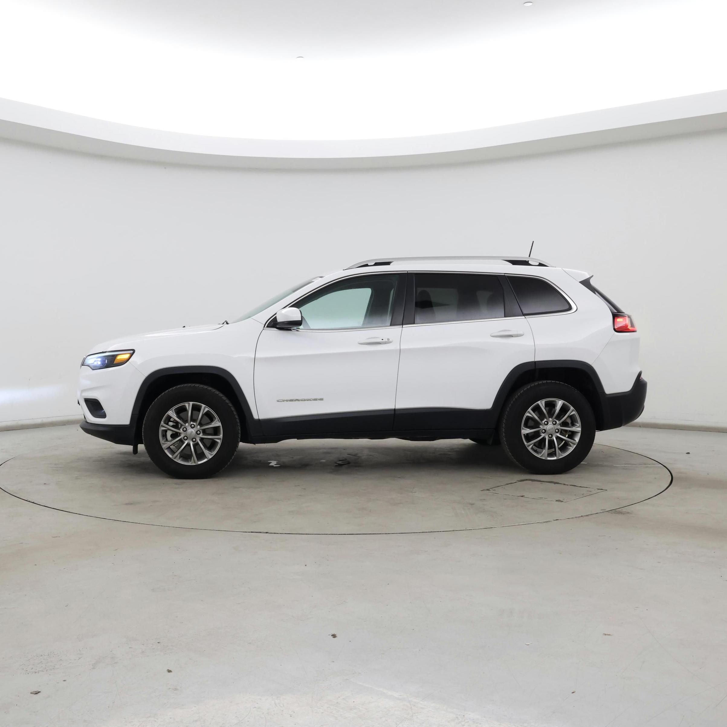 Thumbnail: 2021 Jeep Cherokee - 3