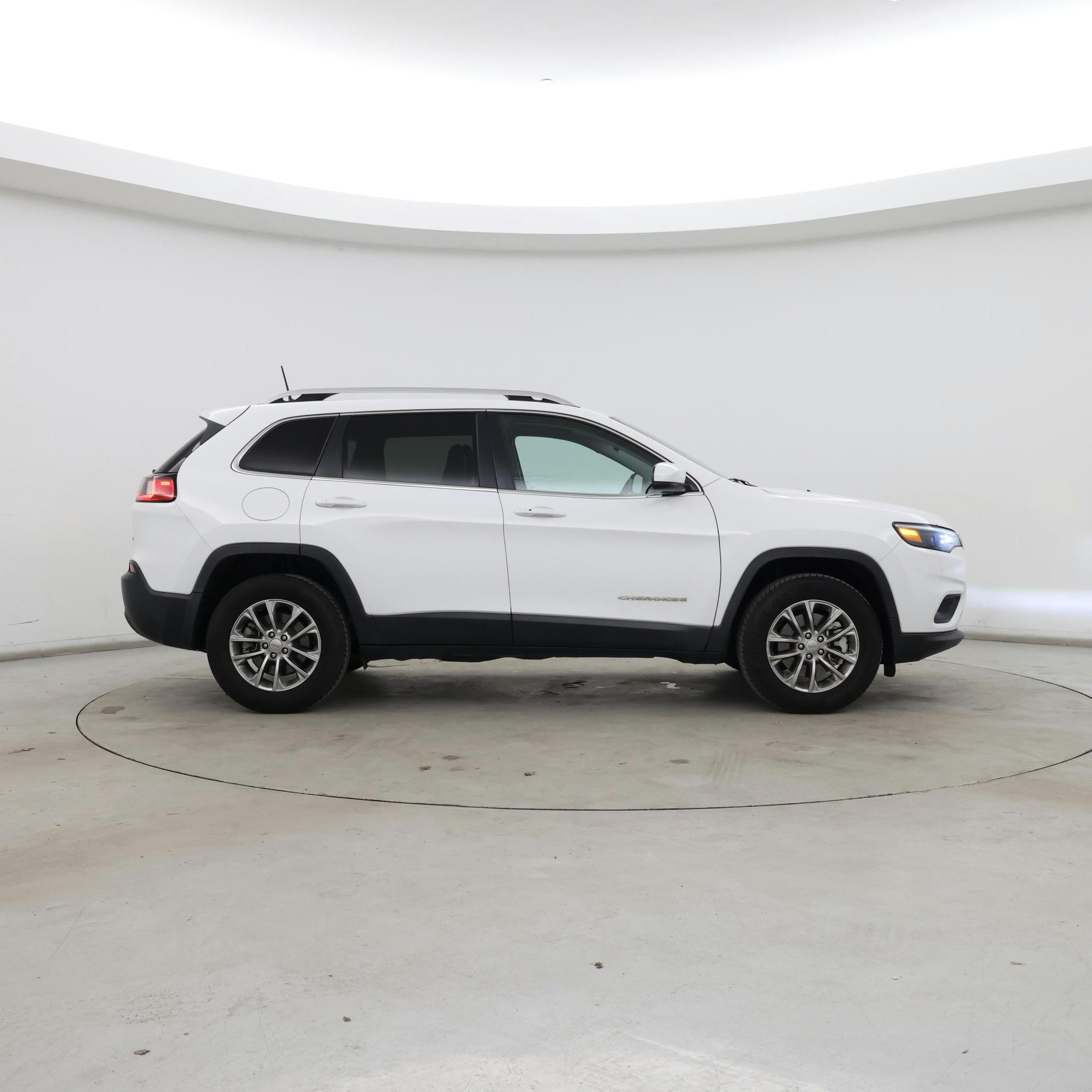 Thumbnail: 2021 Jeep Cherokee - 7