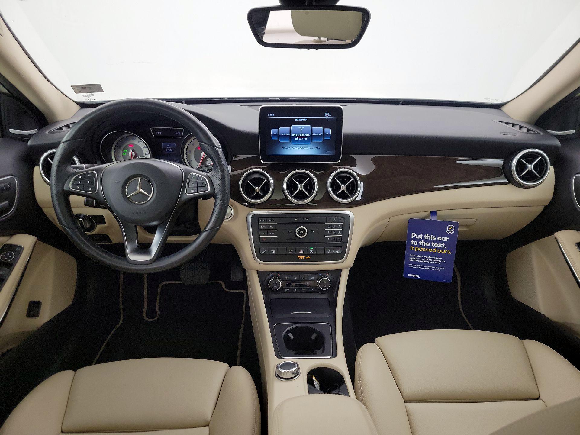 Thumbnail: 2016 Mercedes-Benz GLA - 9