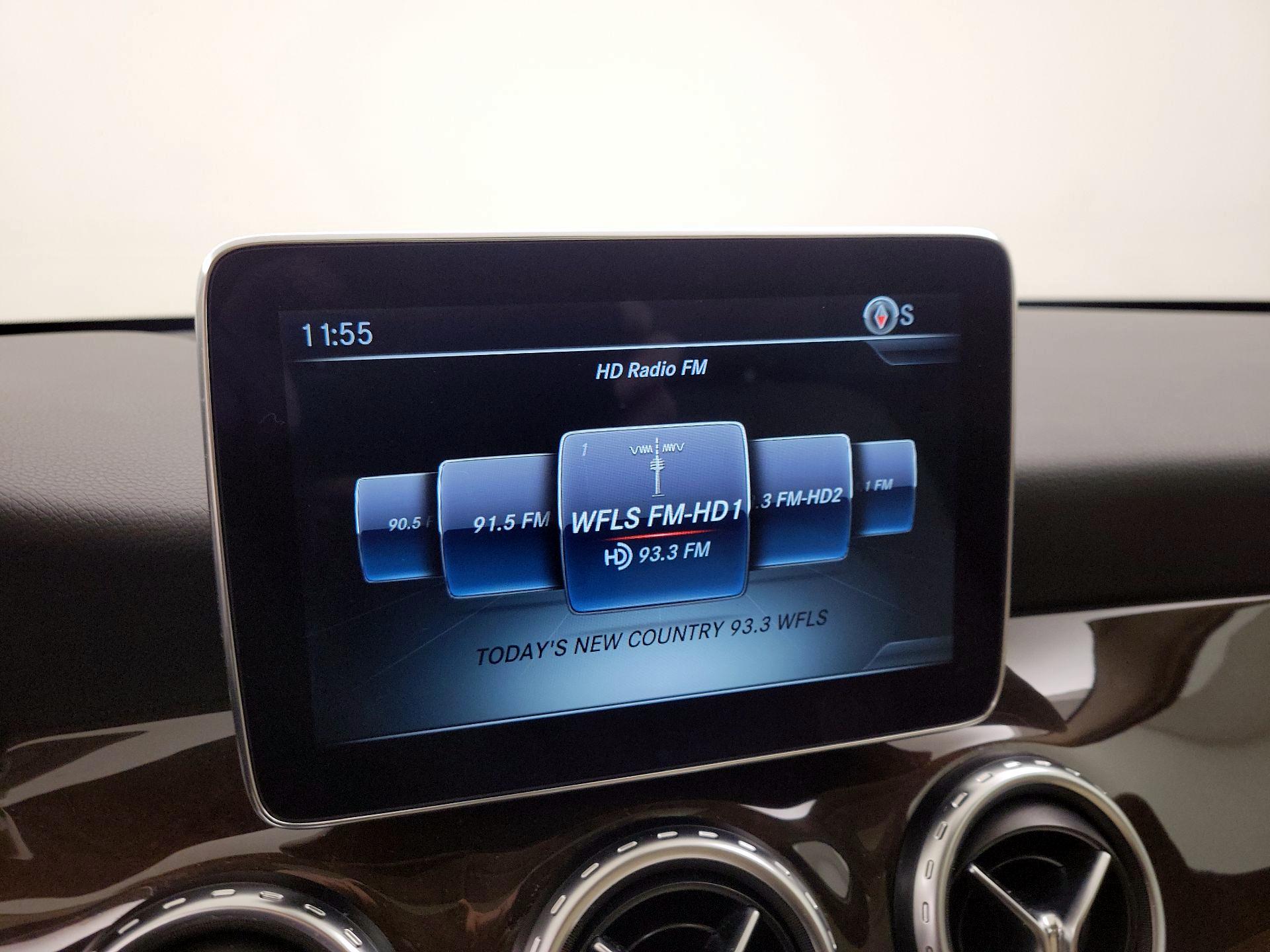 Thumbnail: 2016 Mercedes-Benz GLA - 16