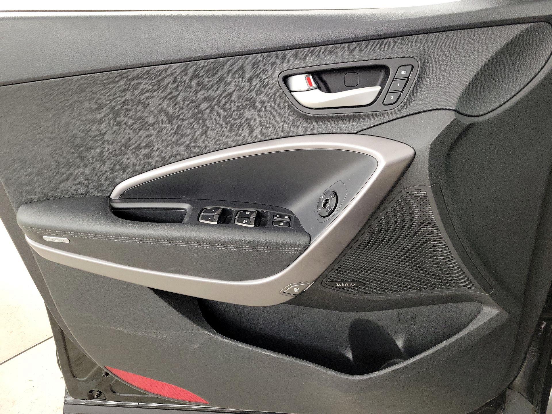 Thumbnail: 2015 Hyundai Santa Fe - 12