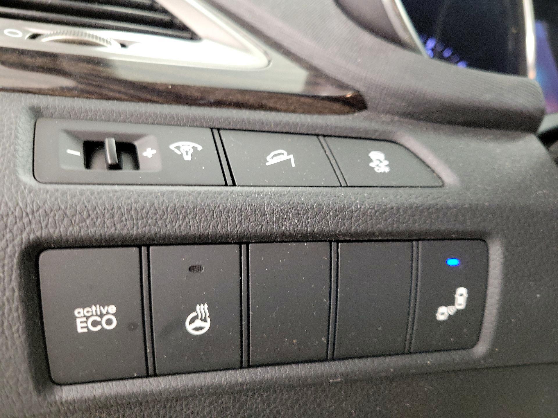 Thumbnail: 2015 Hyundai Santa Fe - 13