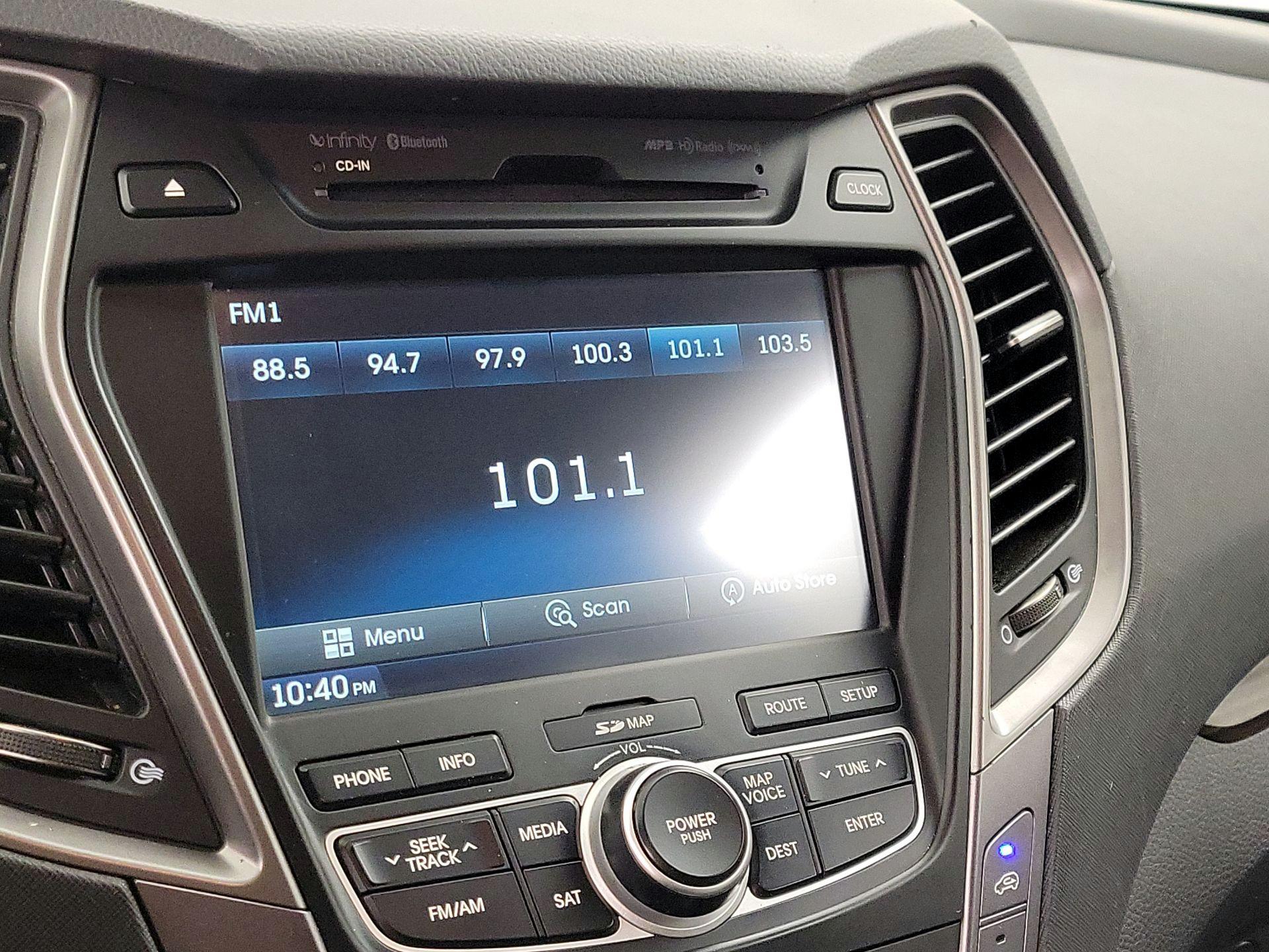 Thumbnail: 2015 Hyundai Santa Fe - 16