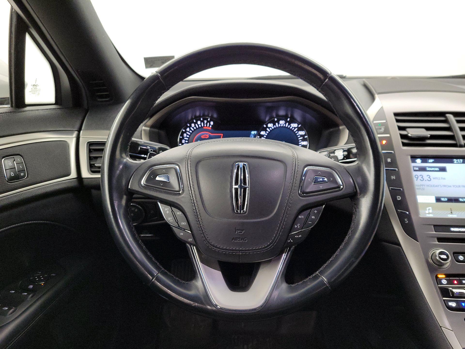 Thumbnail: 2017 Lincoln MKZ - 10