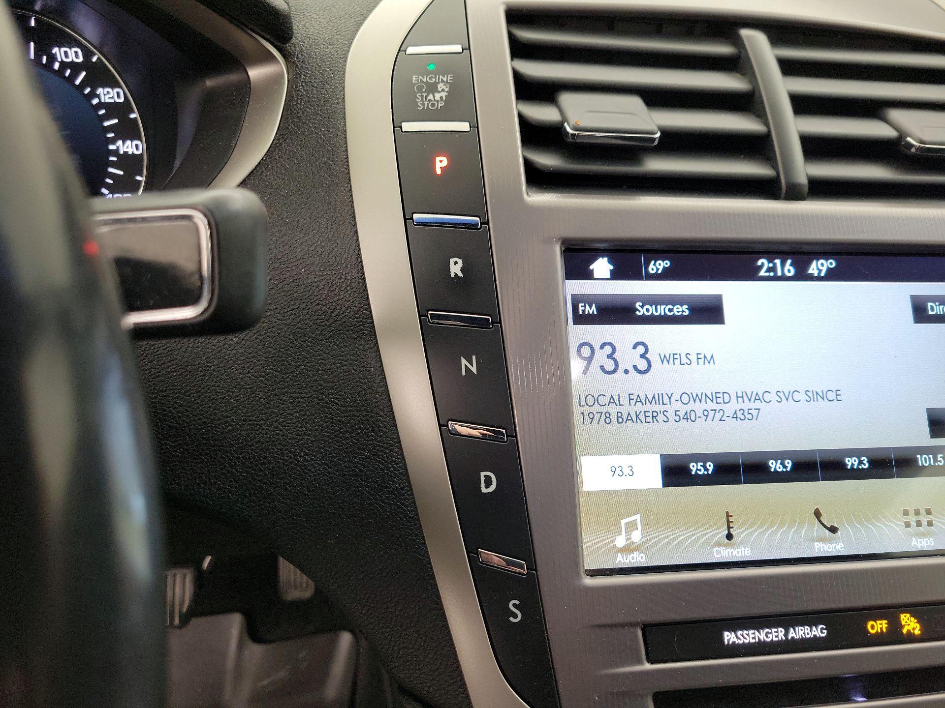 Thumbnail: 2017 Lincoln MKZ - 17