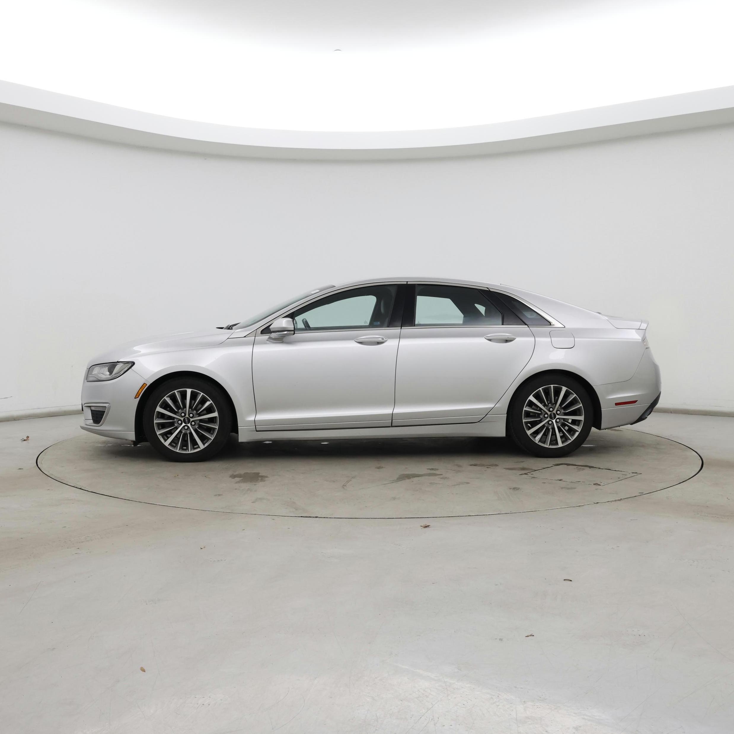 Thumbnail: 2017 Lincoln MKZ - 3