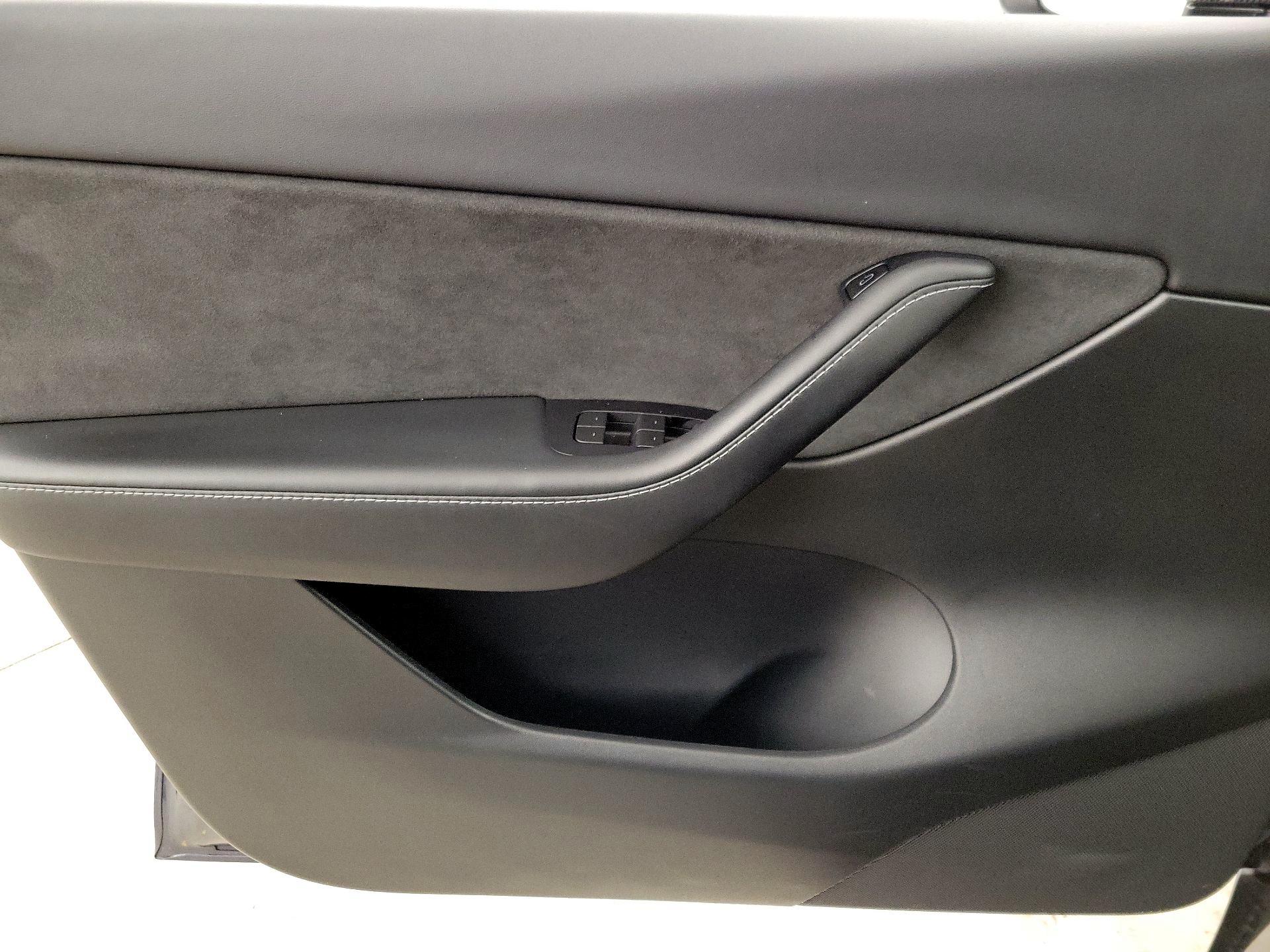 Thumbnail: 2022 Tesla Model Y - 12