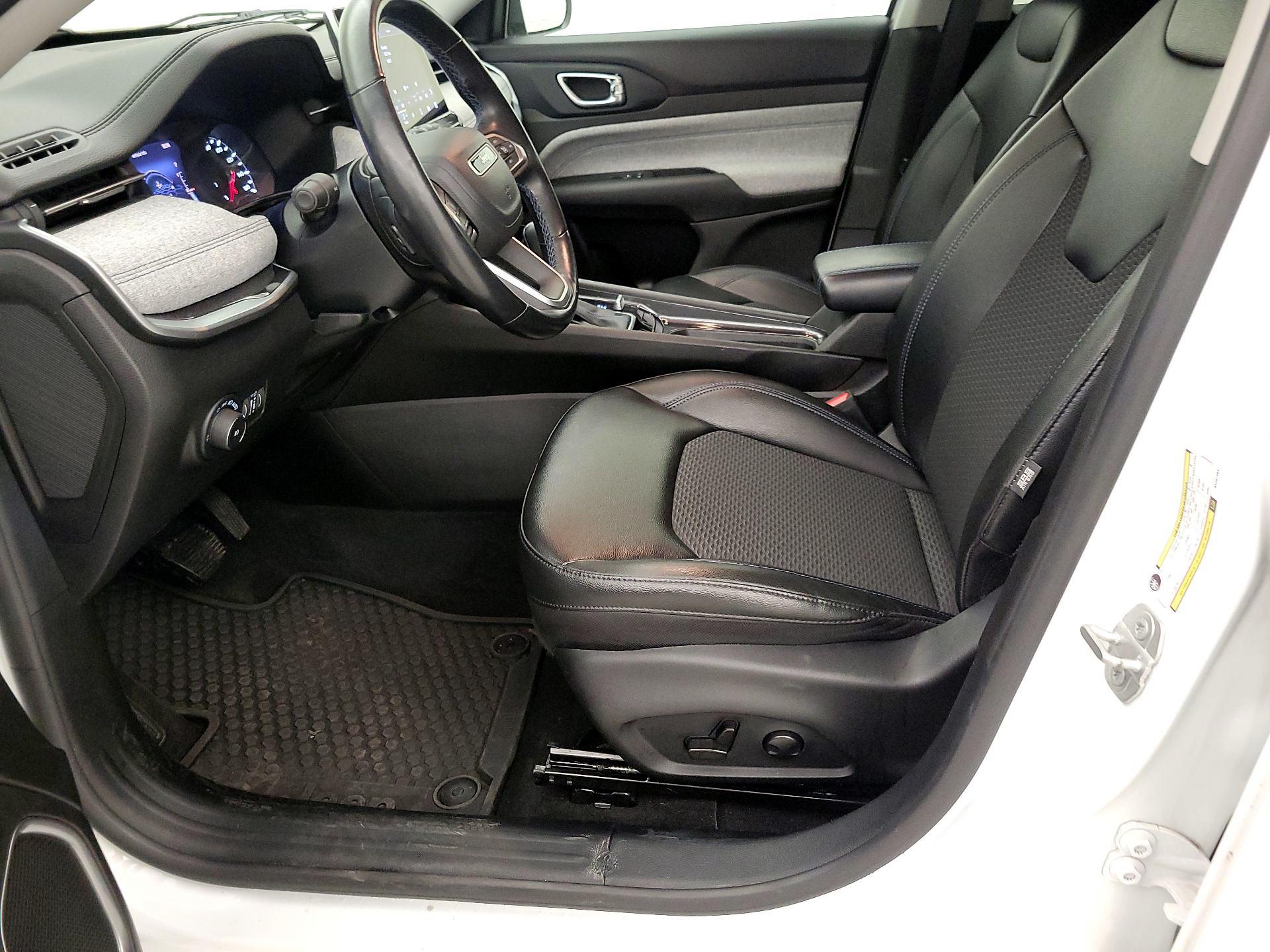 Thumbnail: 2022 Jeep Compass - 11