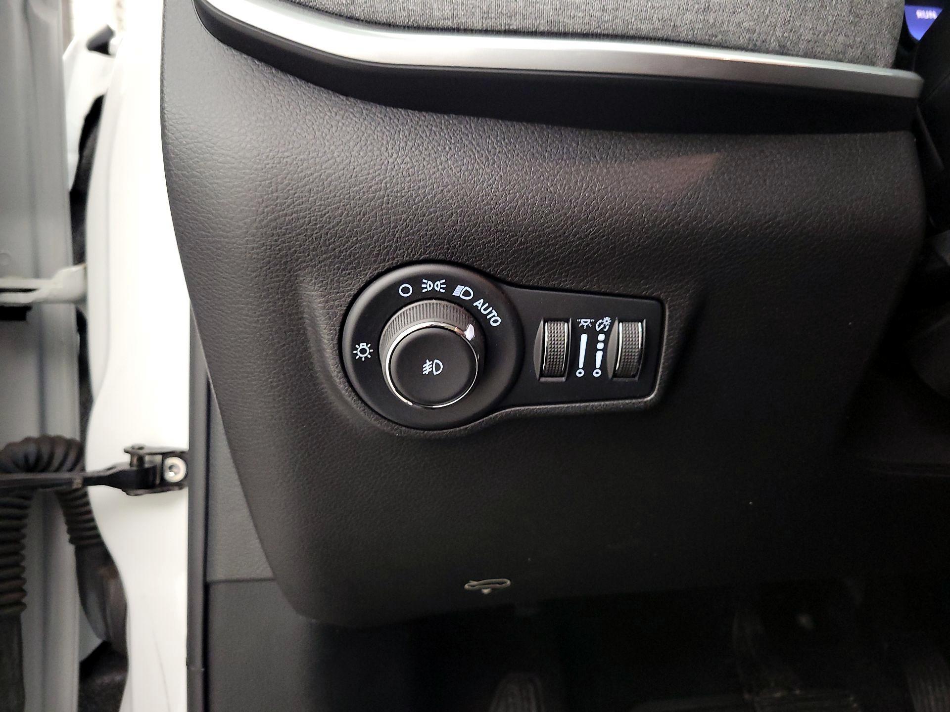 Thumbnail: 2022 Jeep Compass - 13