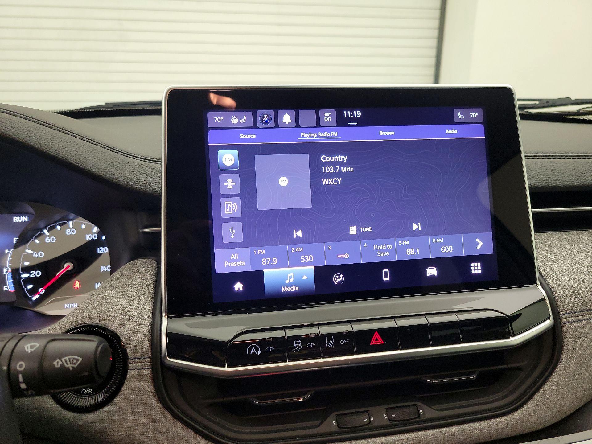 Thumbnail: 2022 Jeep Compass - 15