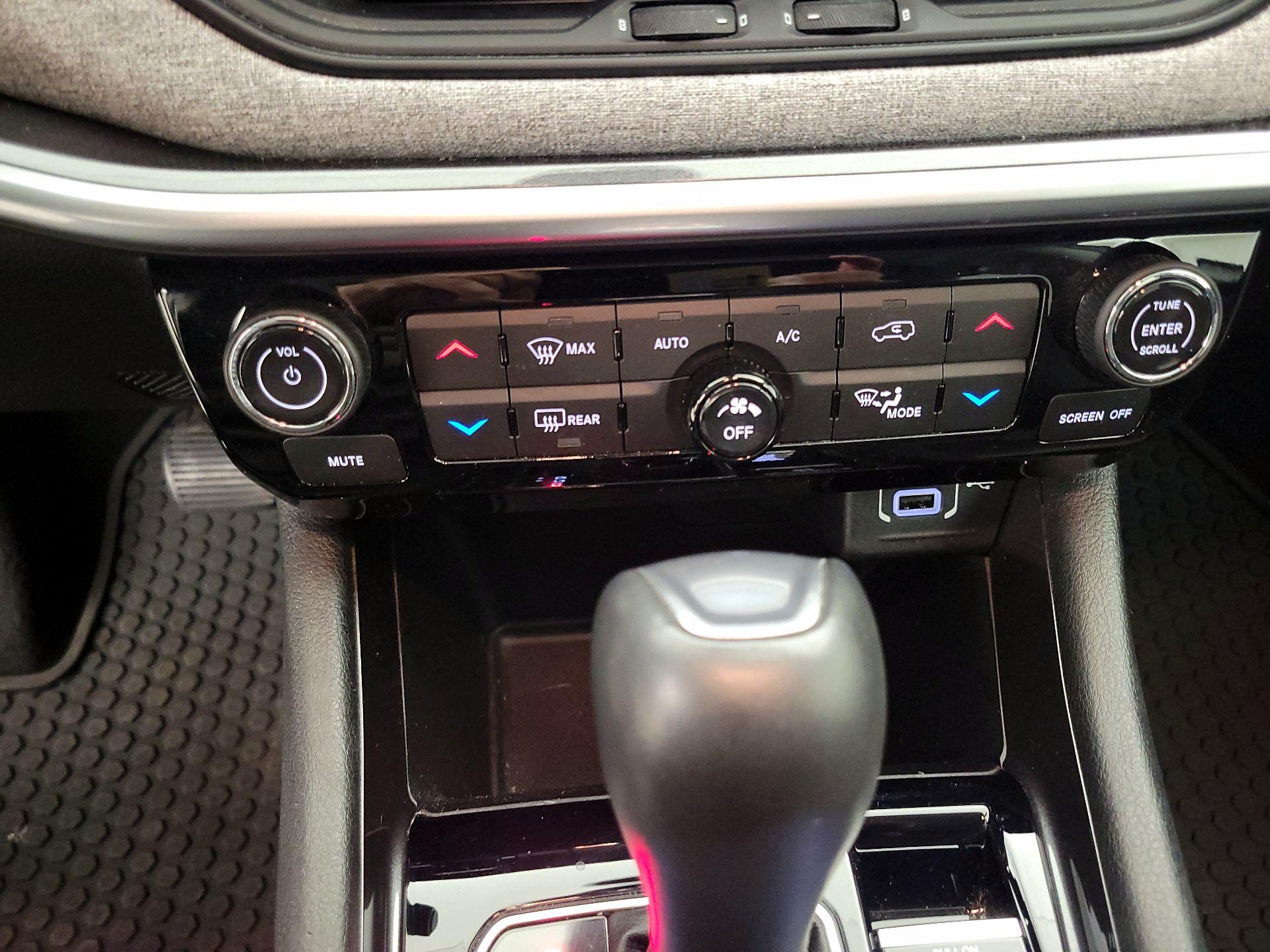 Thumbnail: 2022 Jeep Compass - 16