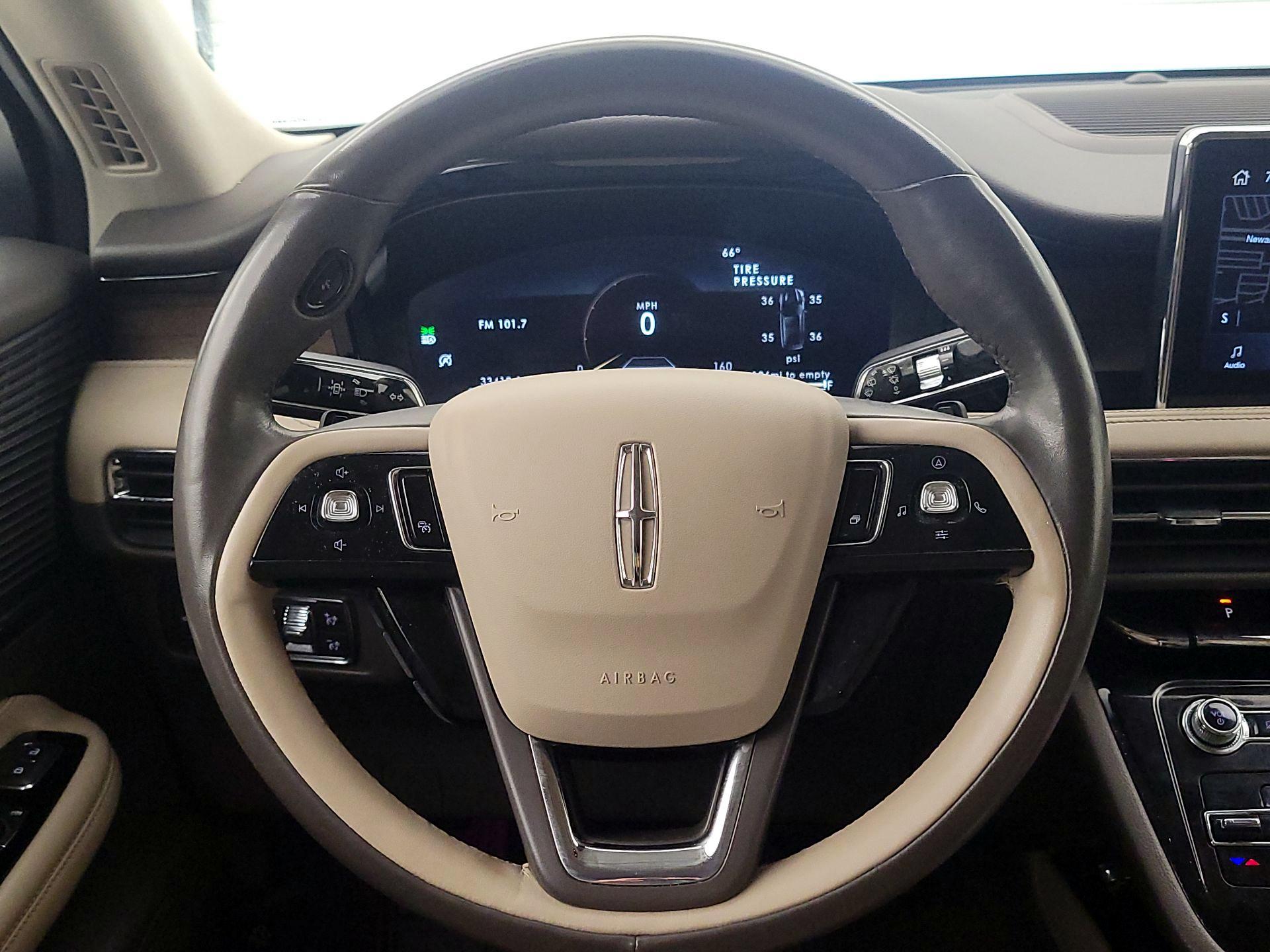 Thumbnail: 2022 Lincoln Corsair - 10