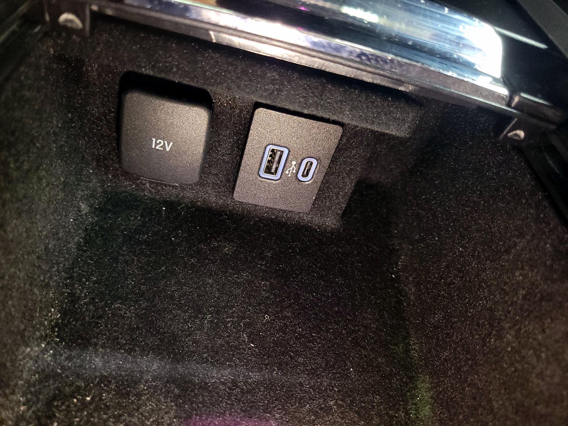 Thumbnail: 2022 Lincoln Corsair - 17