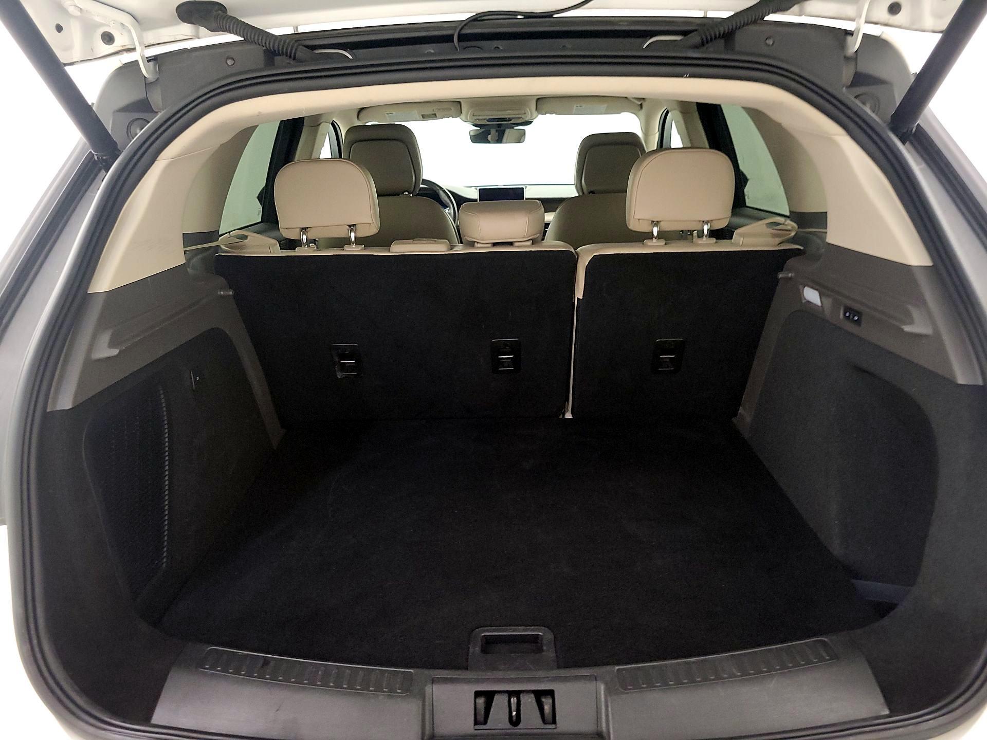 Thumbnail: 2022 Lincoln Corsair - 18