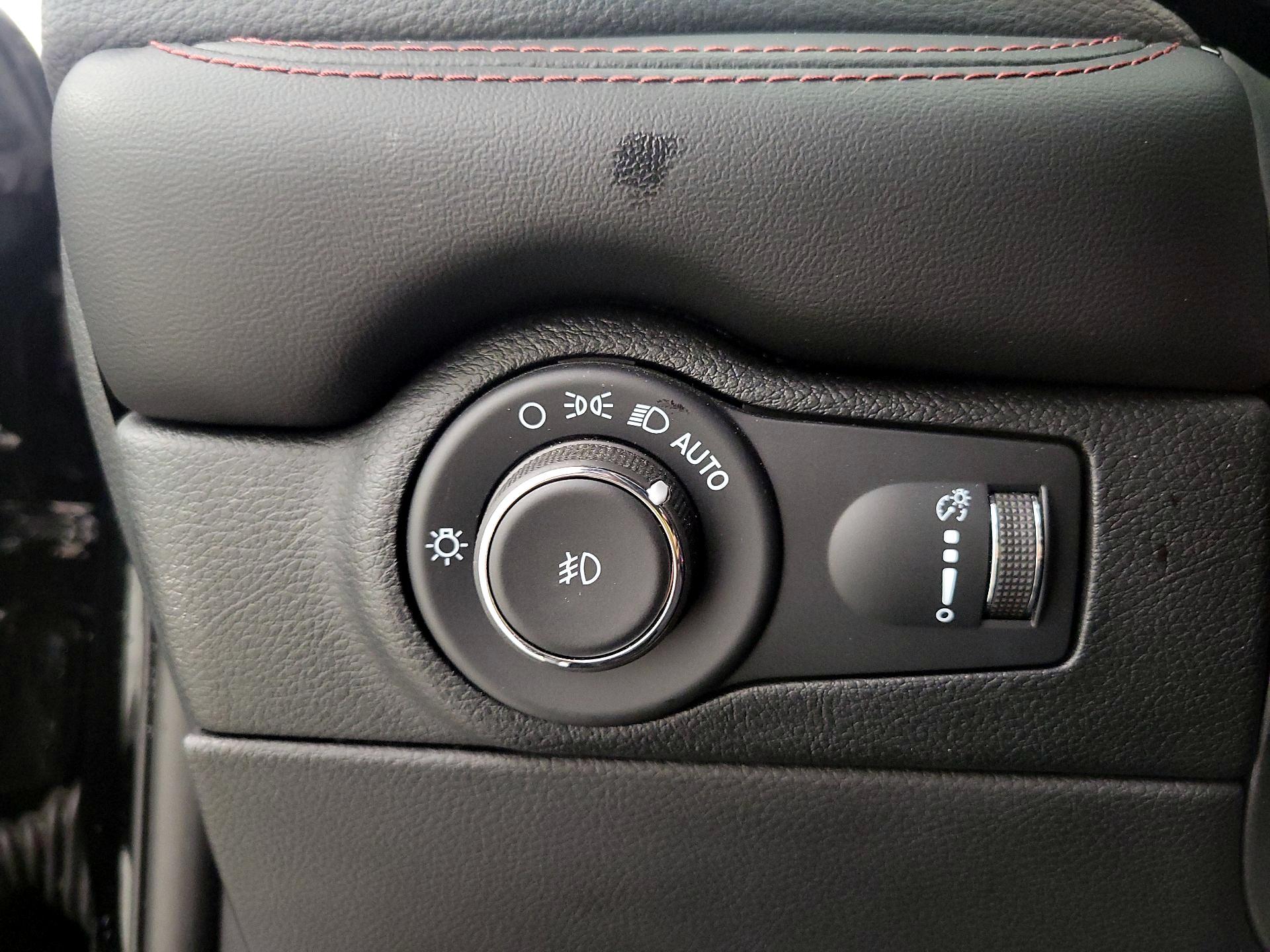 Thumbnail: 2022 Dodge Durango - 13