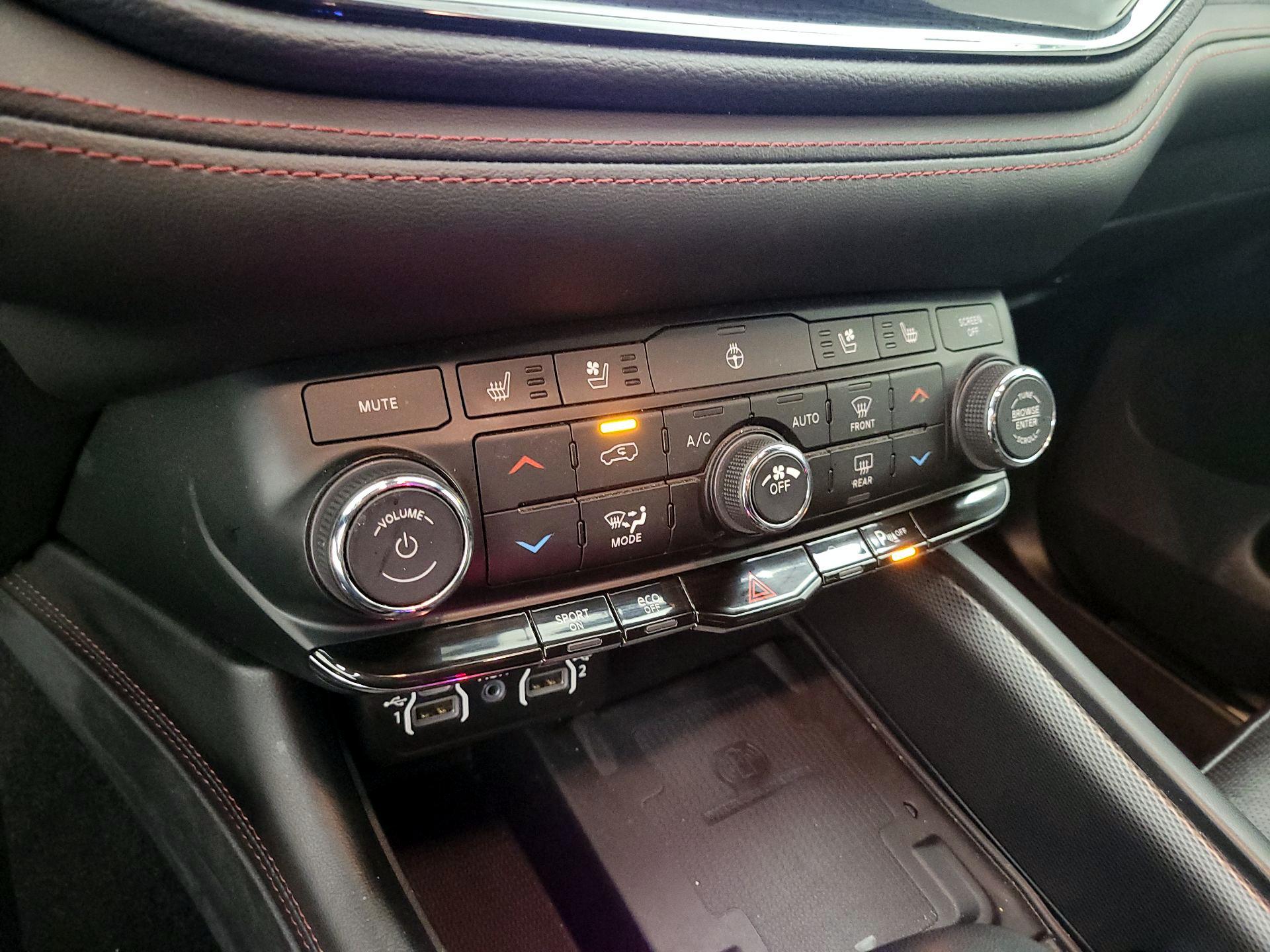 Thumbnail: 2022 Dodge Durango - 16