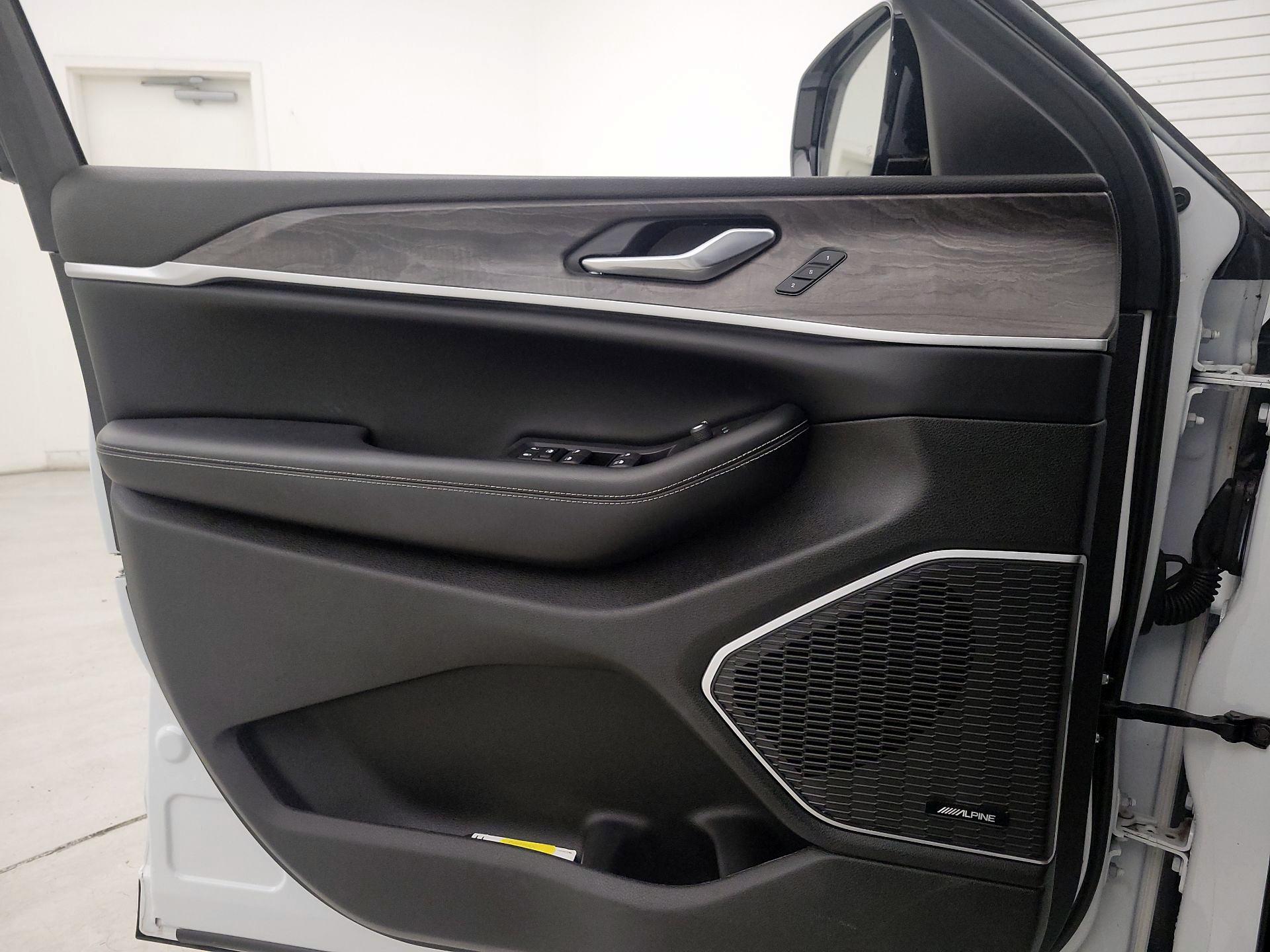 Thumbnail: 2023 Jeep Grand Cherokee - 12