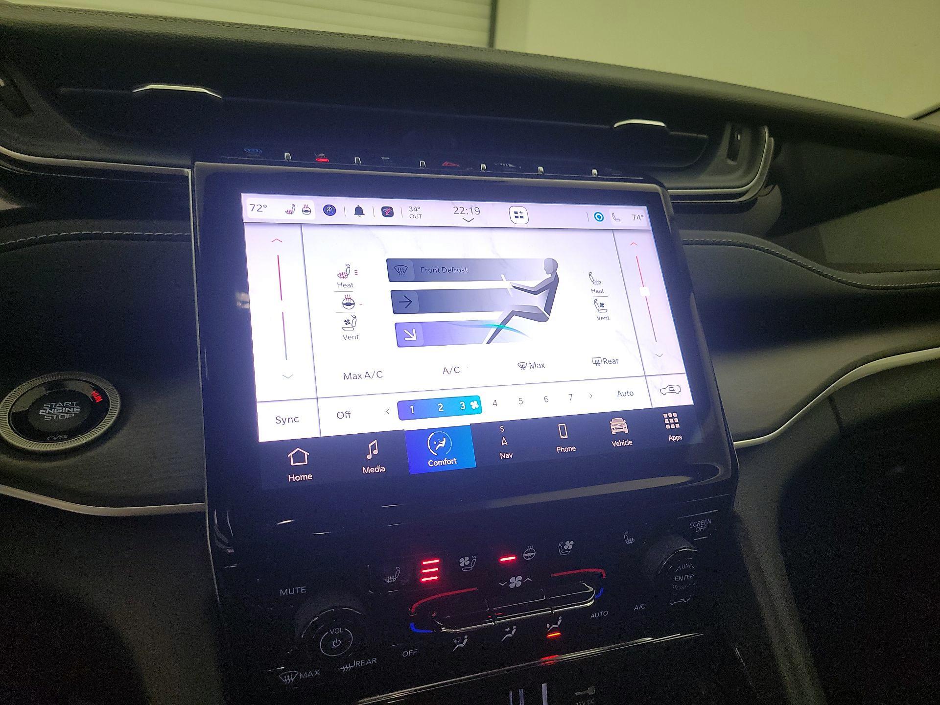 Thumbnail: 2023 Jeep Grand Cherokee - 16