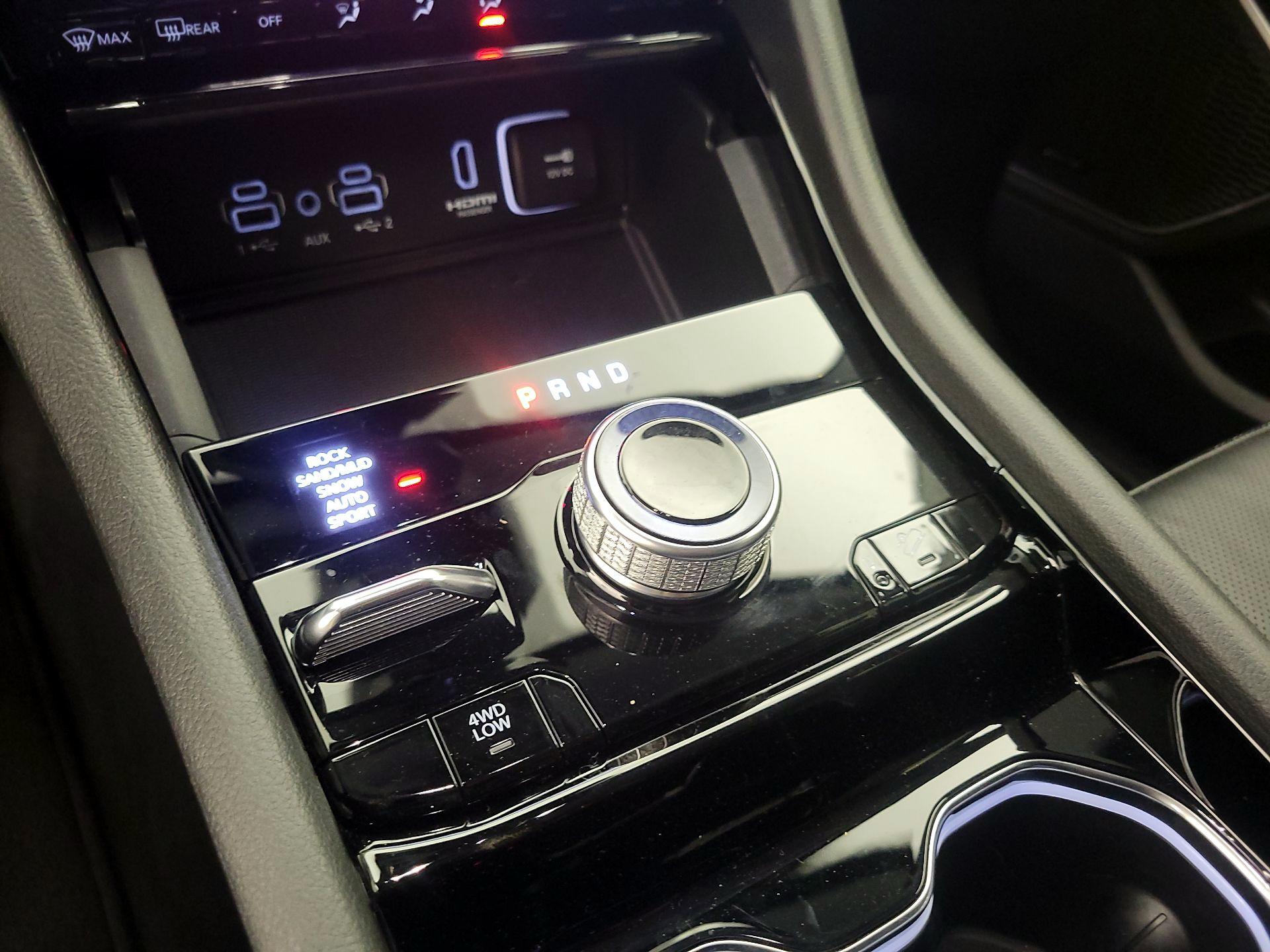 Thumbnail: 2023 Jeep Grand Cherokee - 17