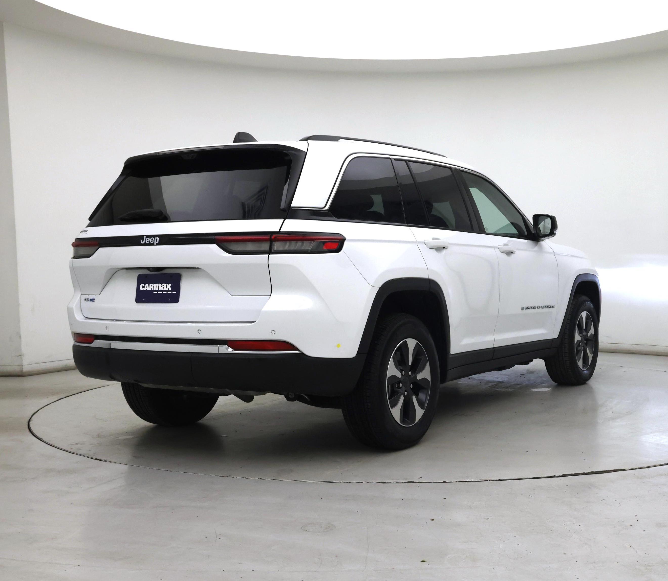 Thumbnail: 2023 Jeep Grand Cherokee - 8