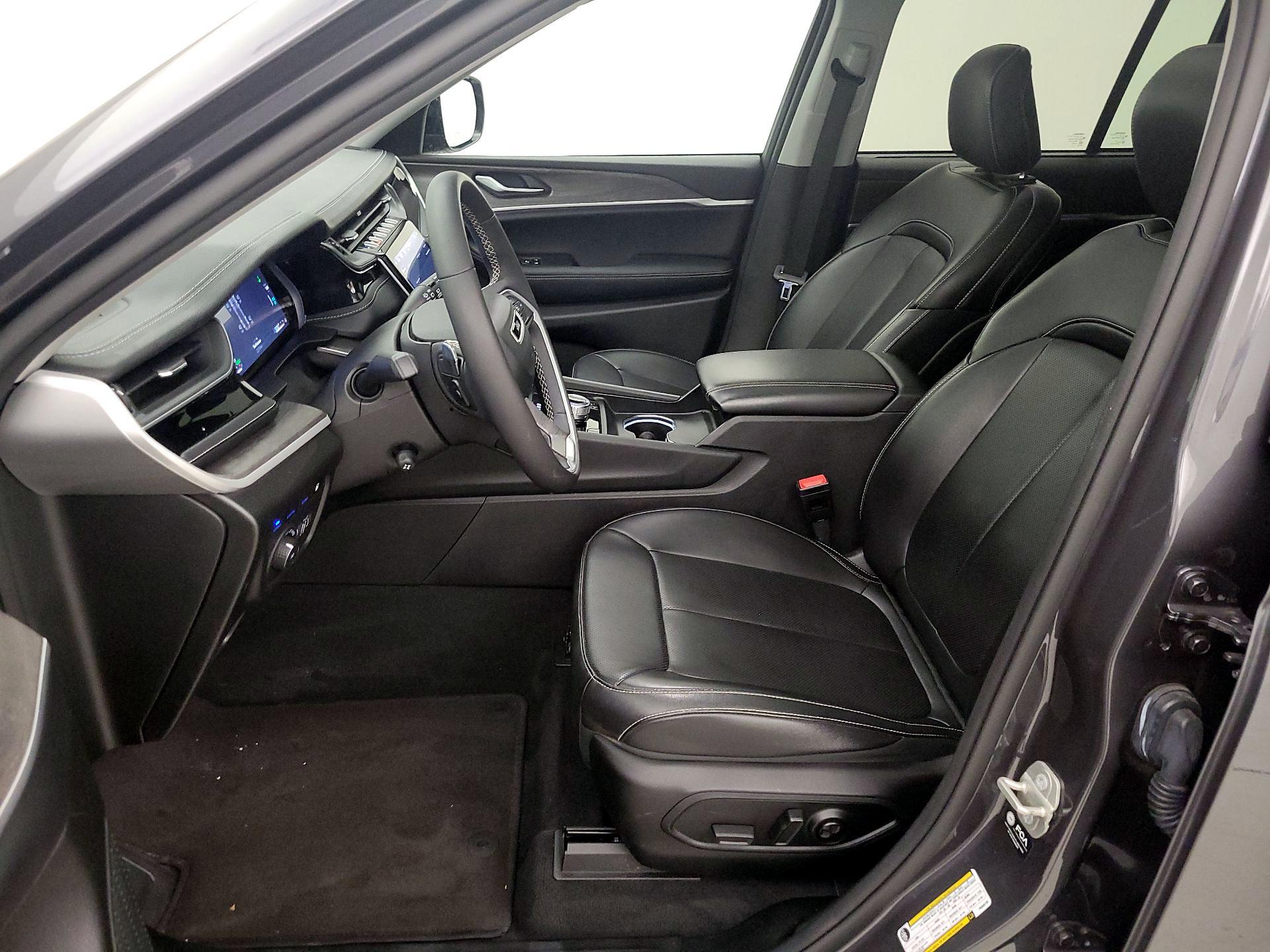 Thumbnail: 2023 Jeep Grand Cherokee - 11