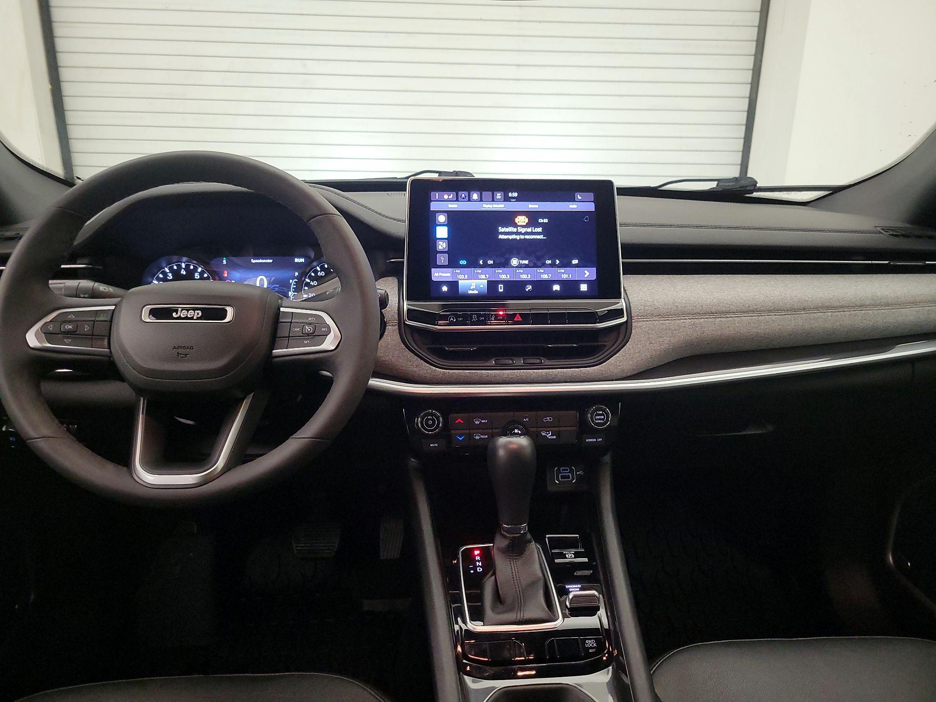 Thumbnail: 2023 Jeep Compass - 9