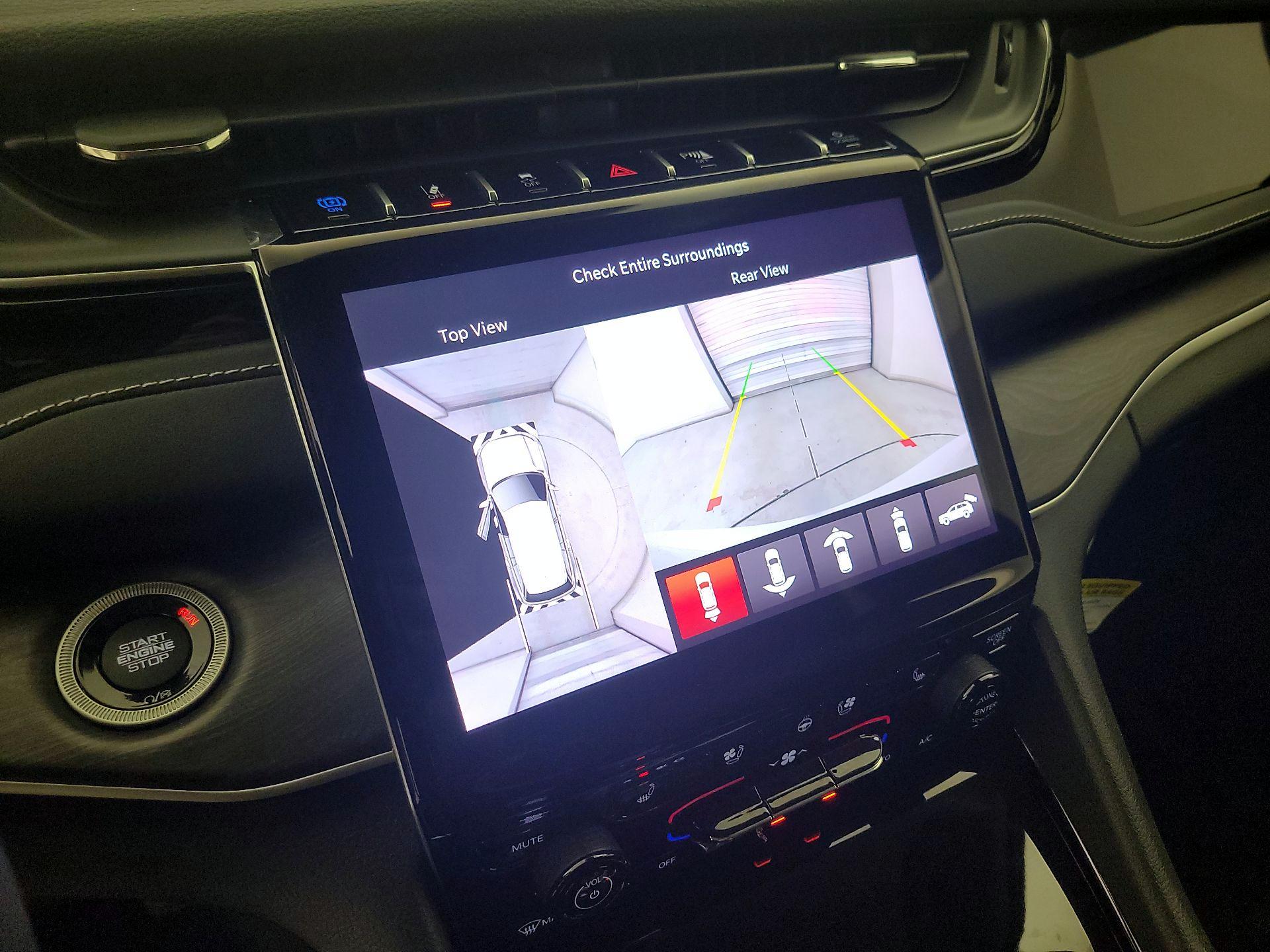 Thumbnail: 2023 Jeep Grand Cherokee - 14