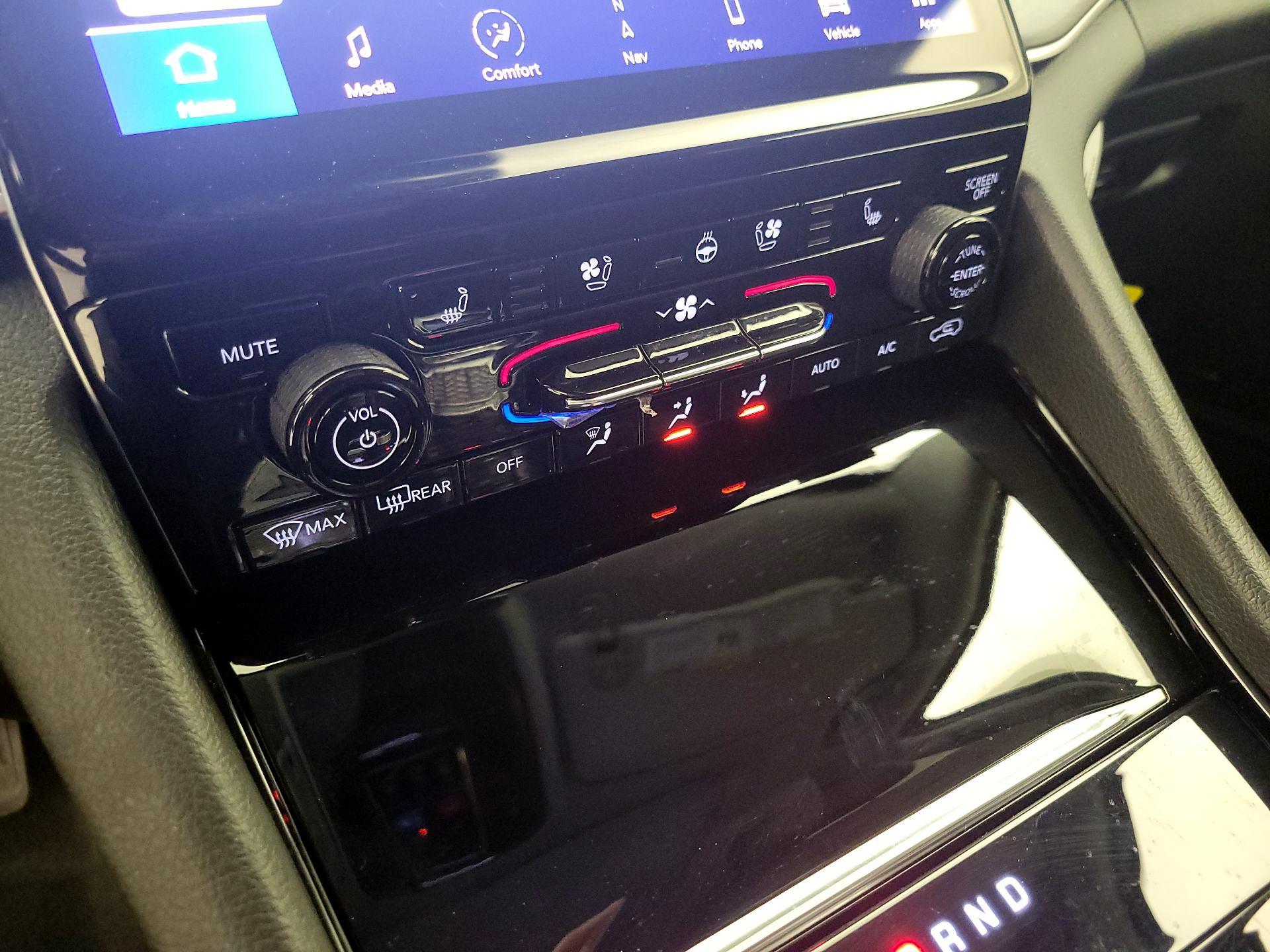 Thumbnail: 2023 Jeep Grand Cherokee - 16