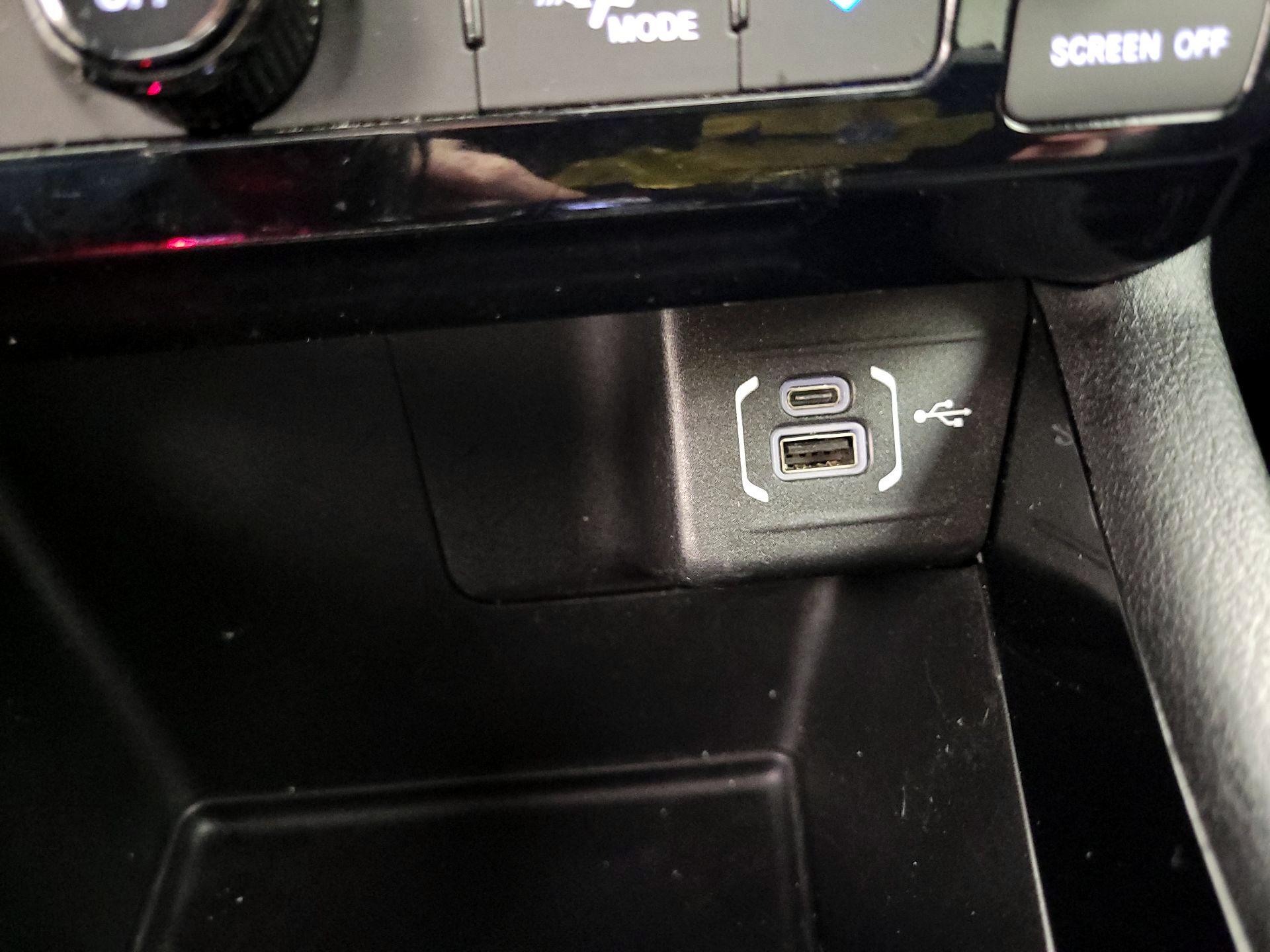 Thumbnail: 2022 Jeep Compass - 17