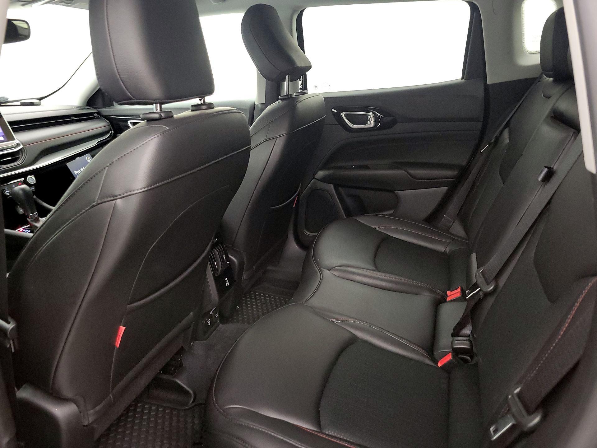 Thumbnail: 2022 Jeep Compass - 18