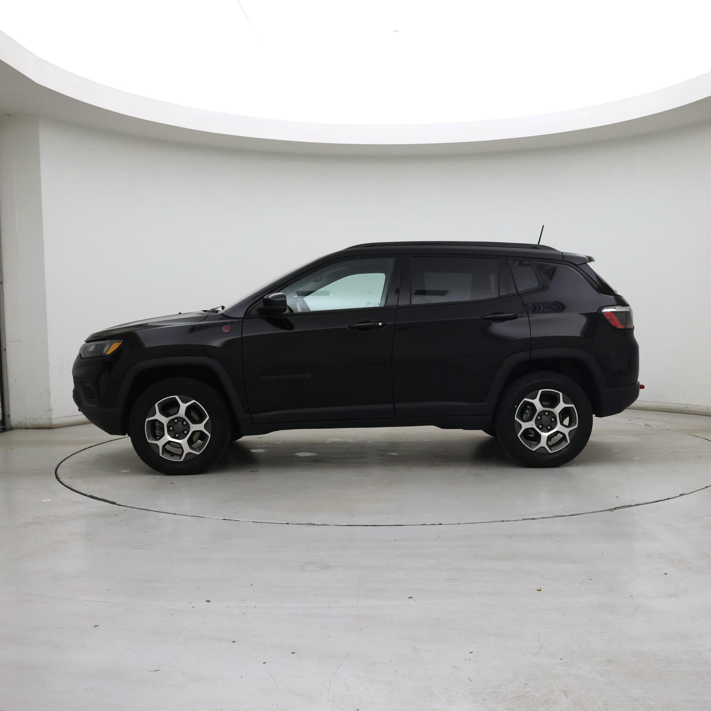 Thumbnail: 2022 Jeep Compass - 3