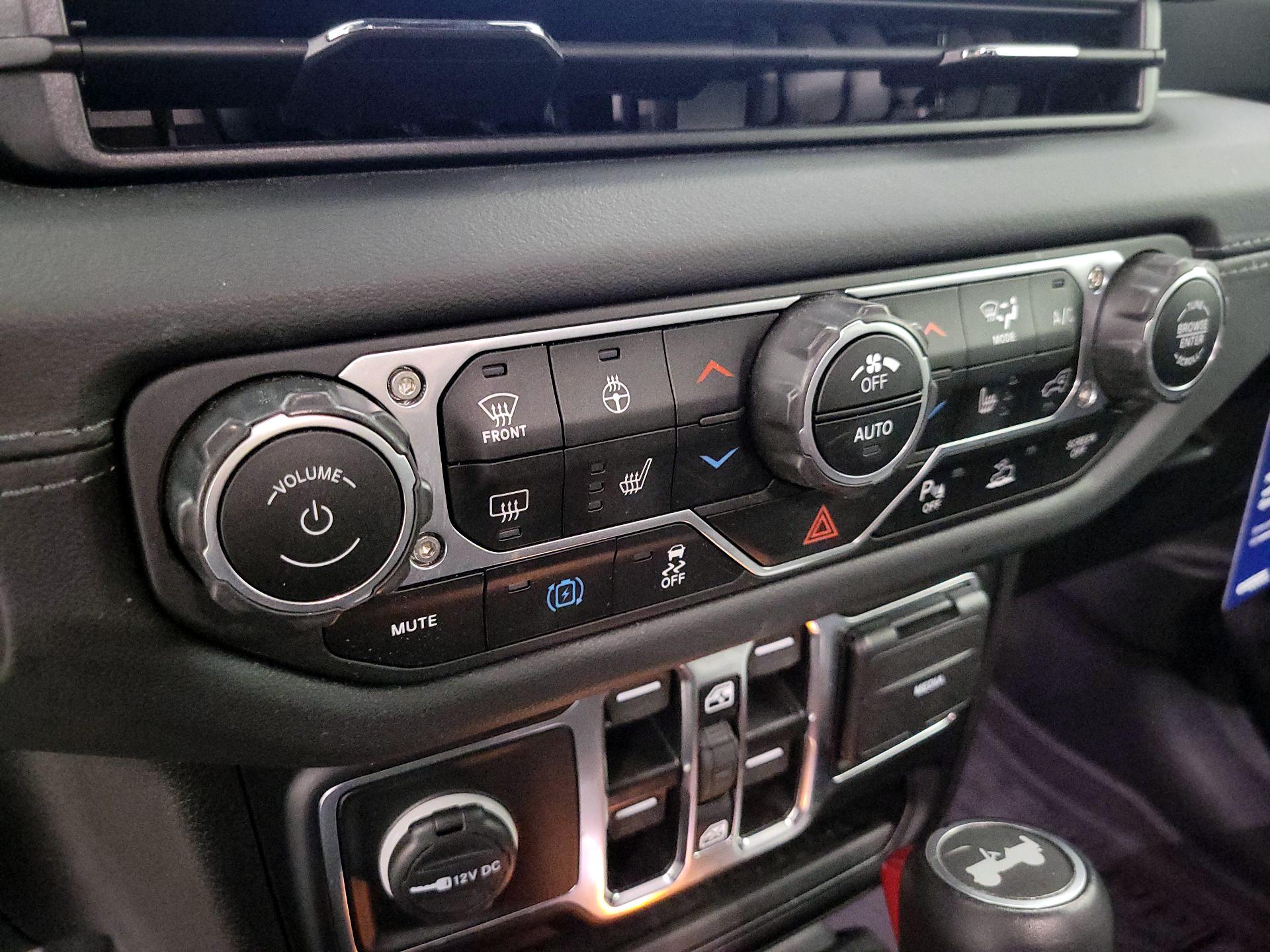 Thumbnail: 2024 Jeep Wrangler - 15