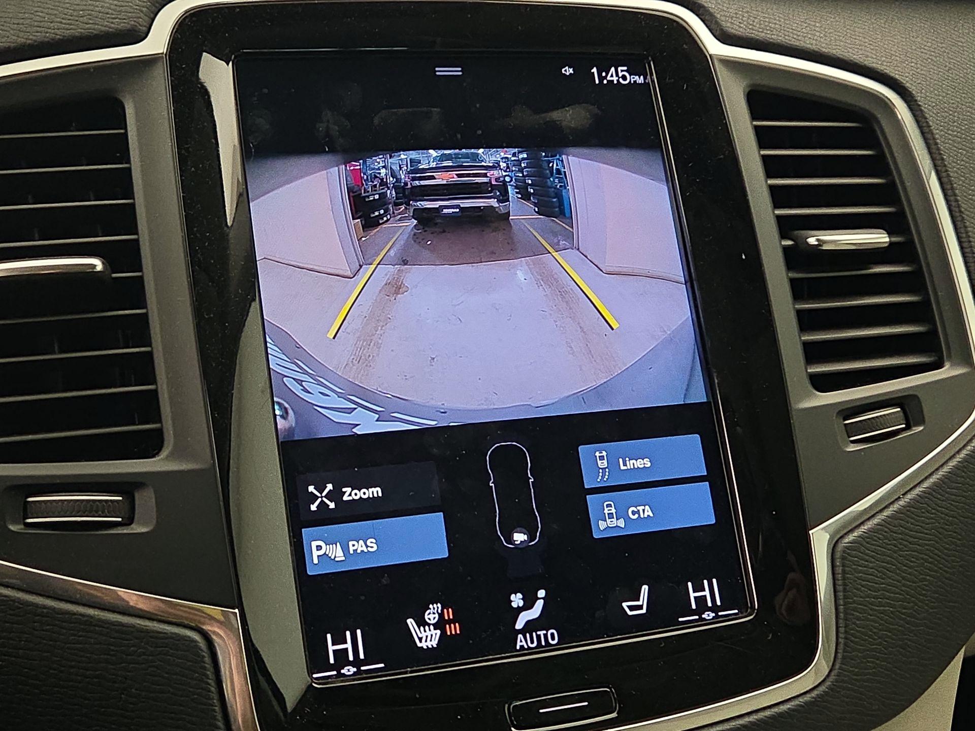 Thumbnail: 2022 Volvo XC90 - 15