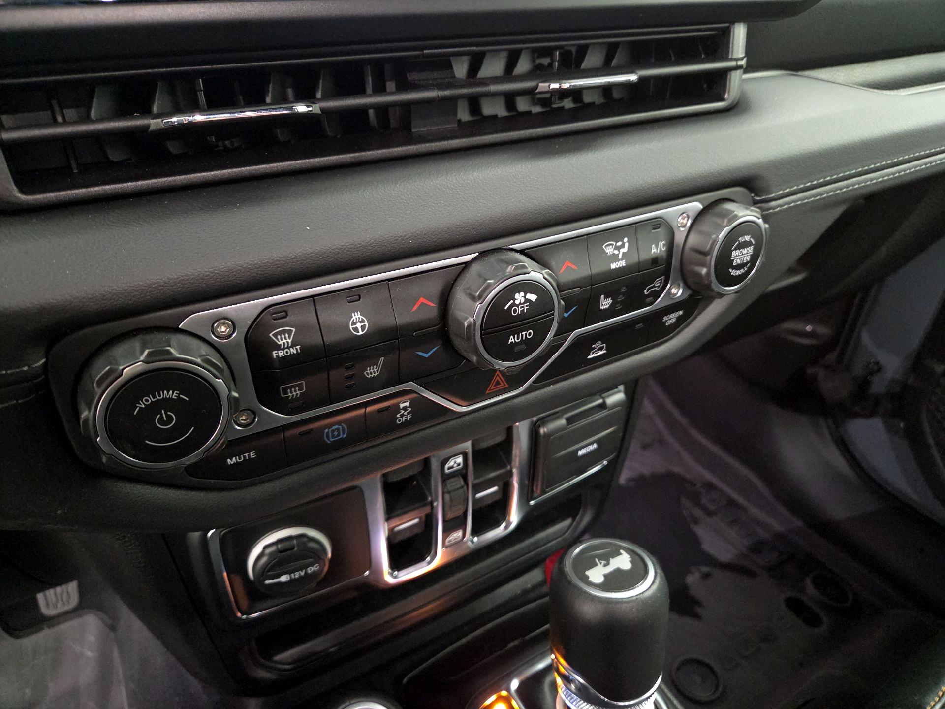 Thumbnail: 2024 Jeep Wrangler - 16