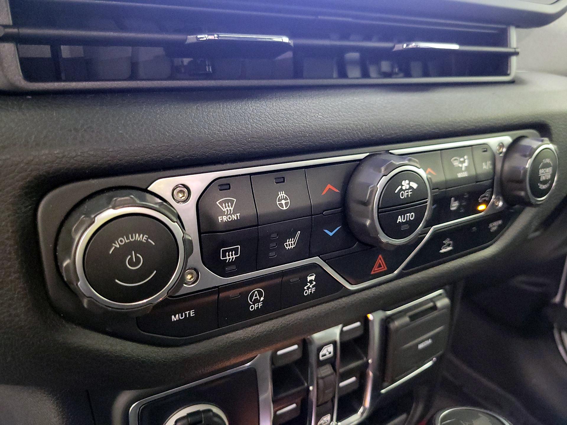 Thumbnail: 2024 Jeep Wrangler - 15