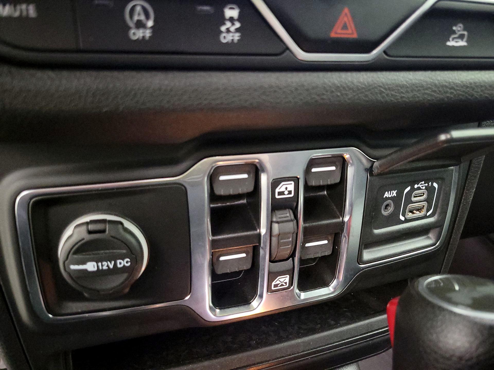 Thumbnail: 2024 Jeep Wrangler - 17