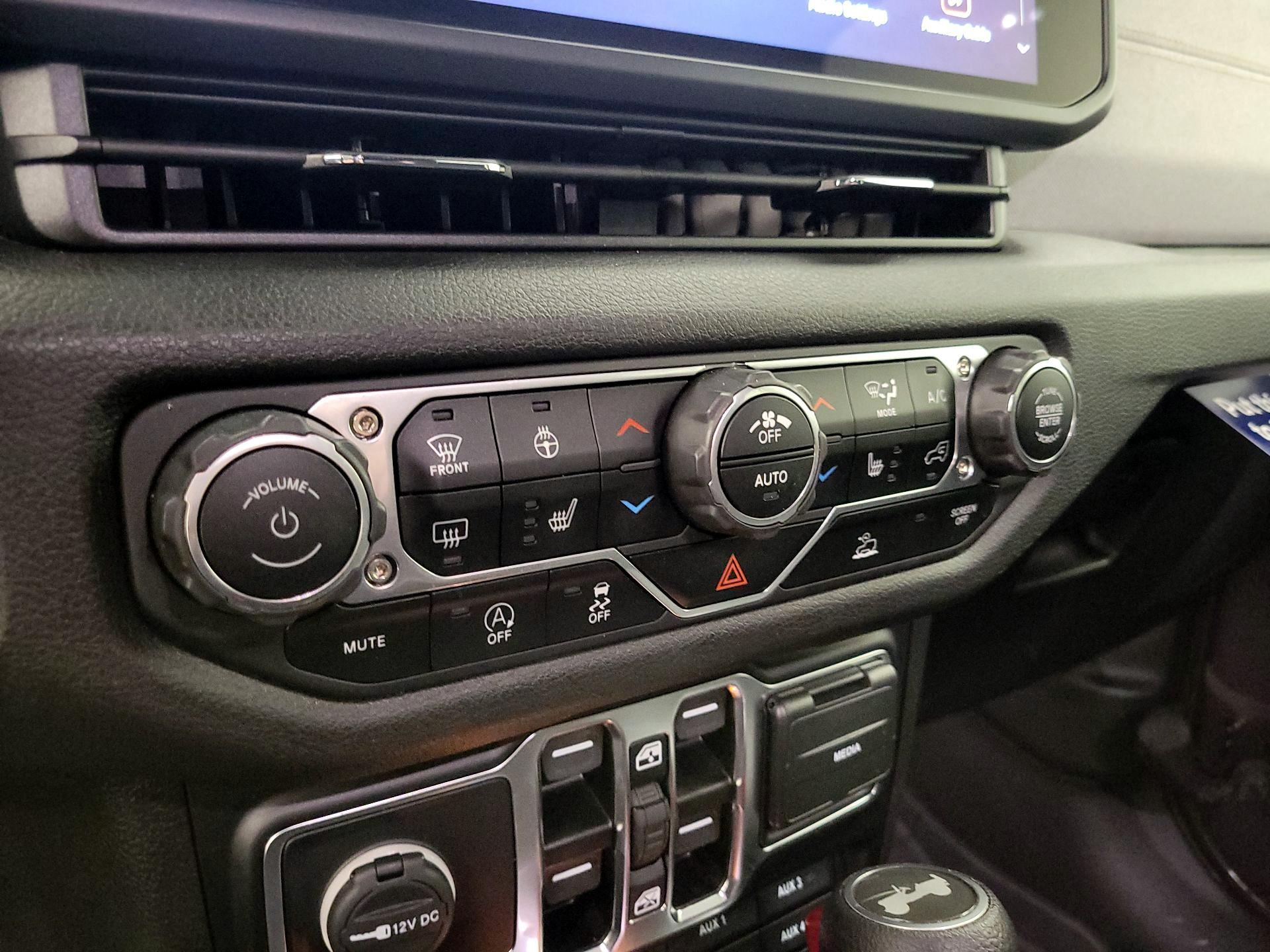 Thumbnail: 2024 Jeep Wrangler - 16