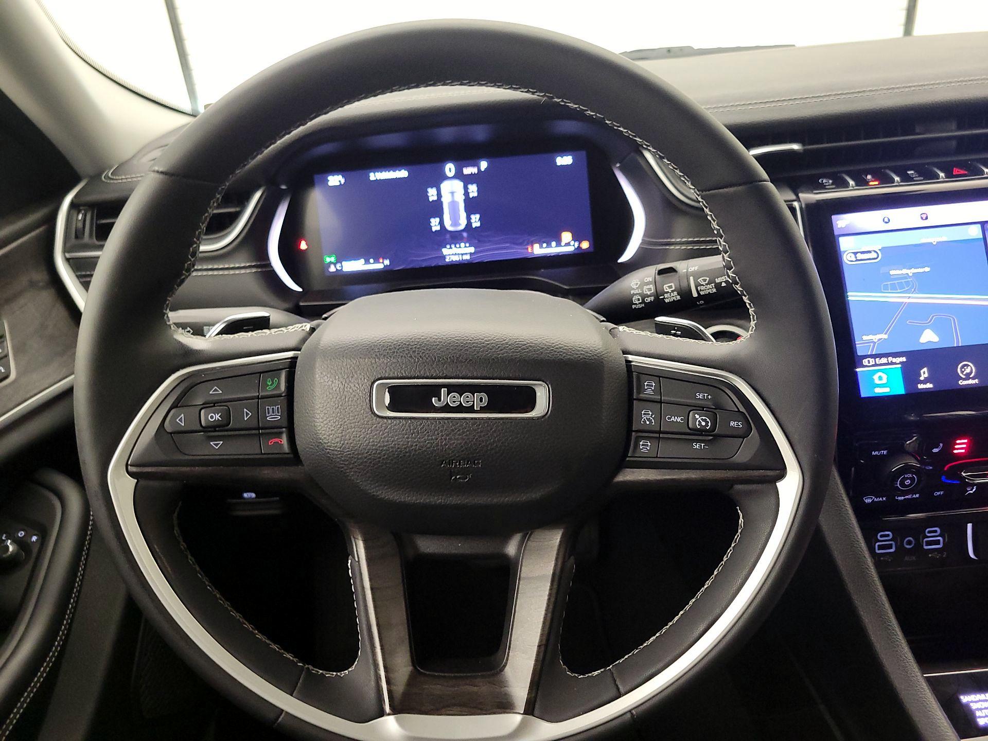 Thumbnail: 2023 Jeep Grand Cherokee - 10