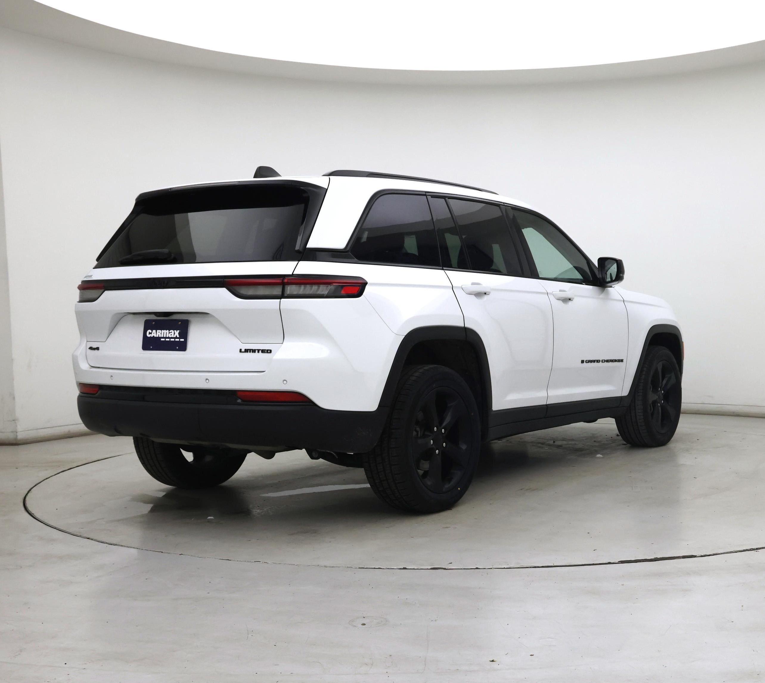 Thumbnail: 2023 Jeep Grand Cherokee - 8