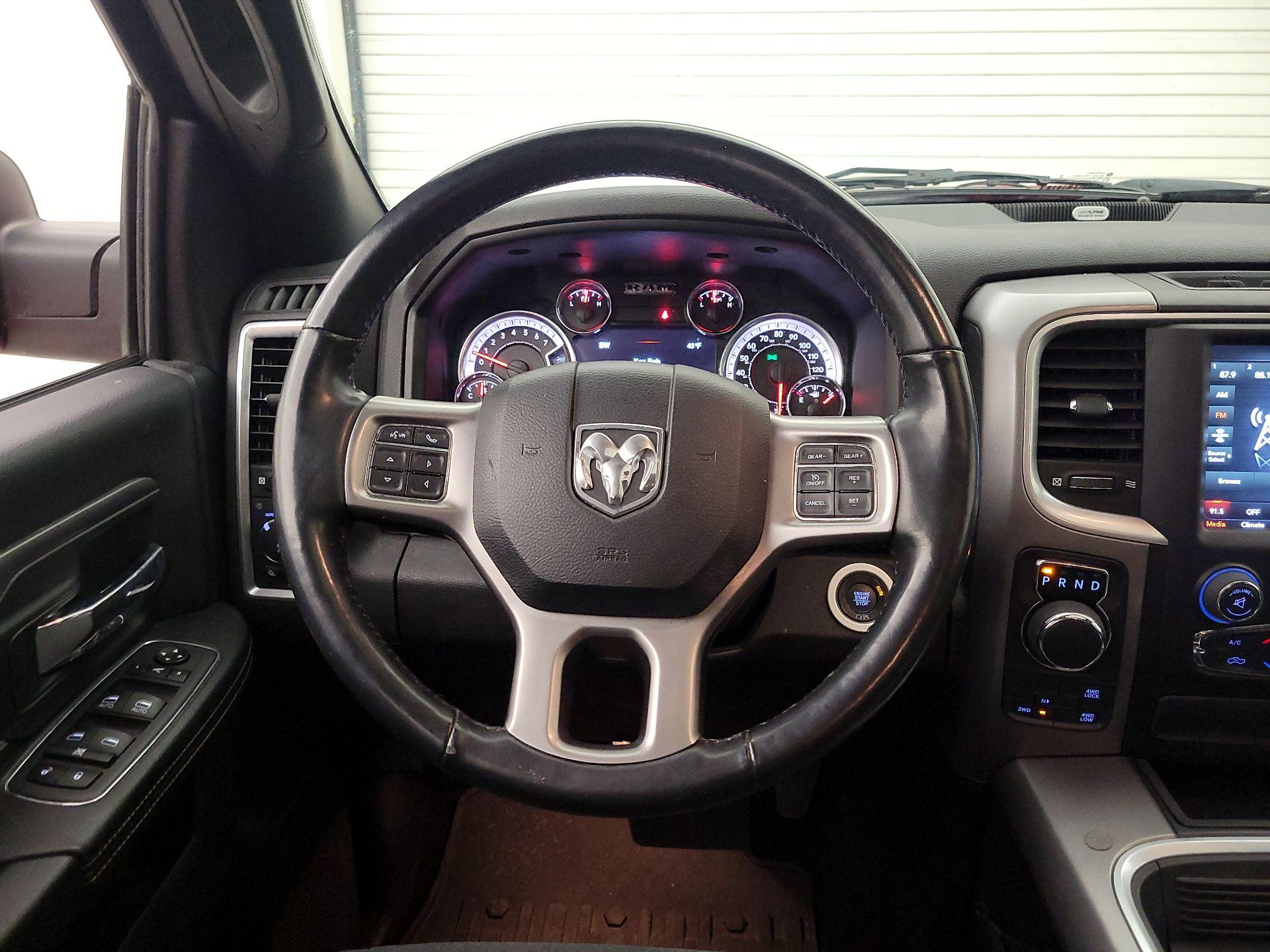 Thumbnail: 2022 RAM 1500 Classic - 10