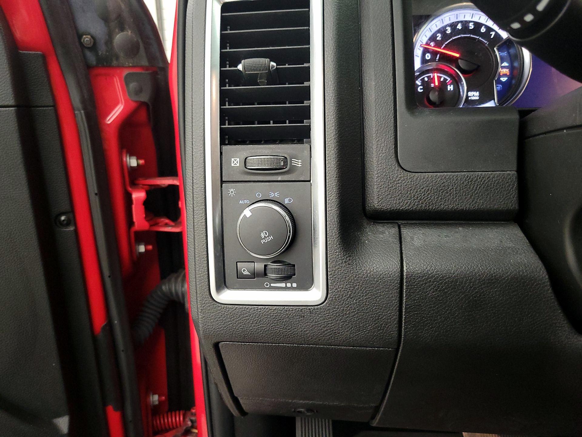 Thumbnail: 2022 RAM 1500 Classic - 13