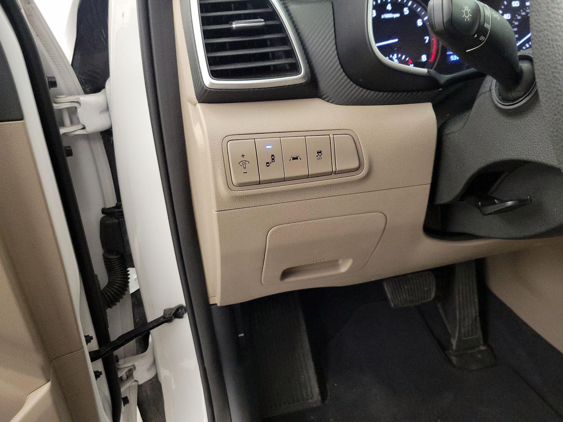 Thumbnail: 2019 Hyundai Tucson - 13