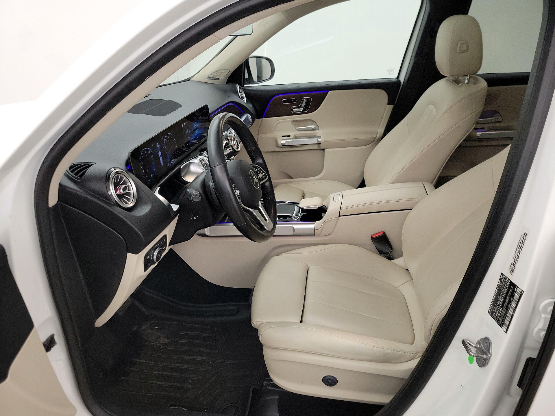 Thumbnail: 2020 Mercedes-Benz GLB - 11