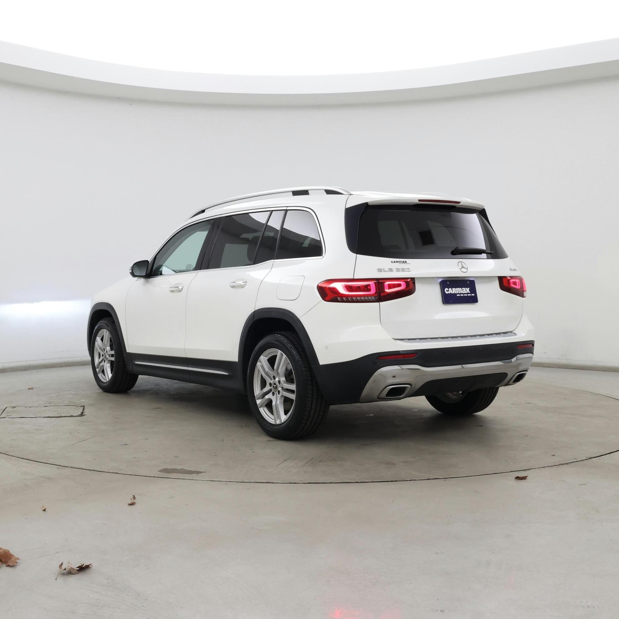 Thumbnail: 2020 Mercedes-Benz GLB - 2