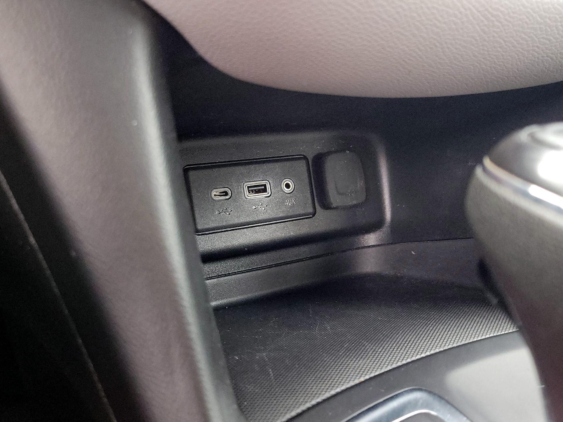 Thumbnail: 2020 Chevrolet Equinox - 18