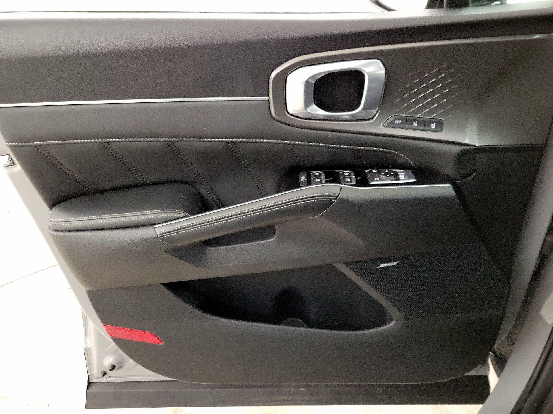 Thumbnail: 2022 Kia Sorento - 12