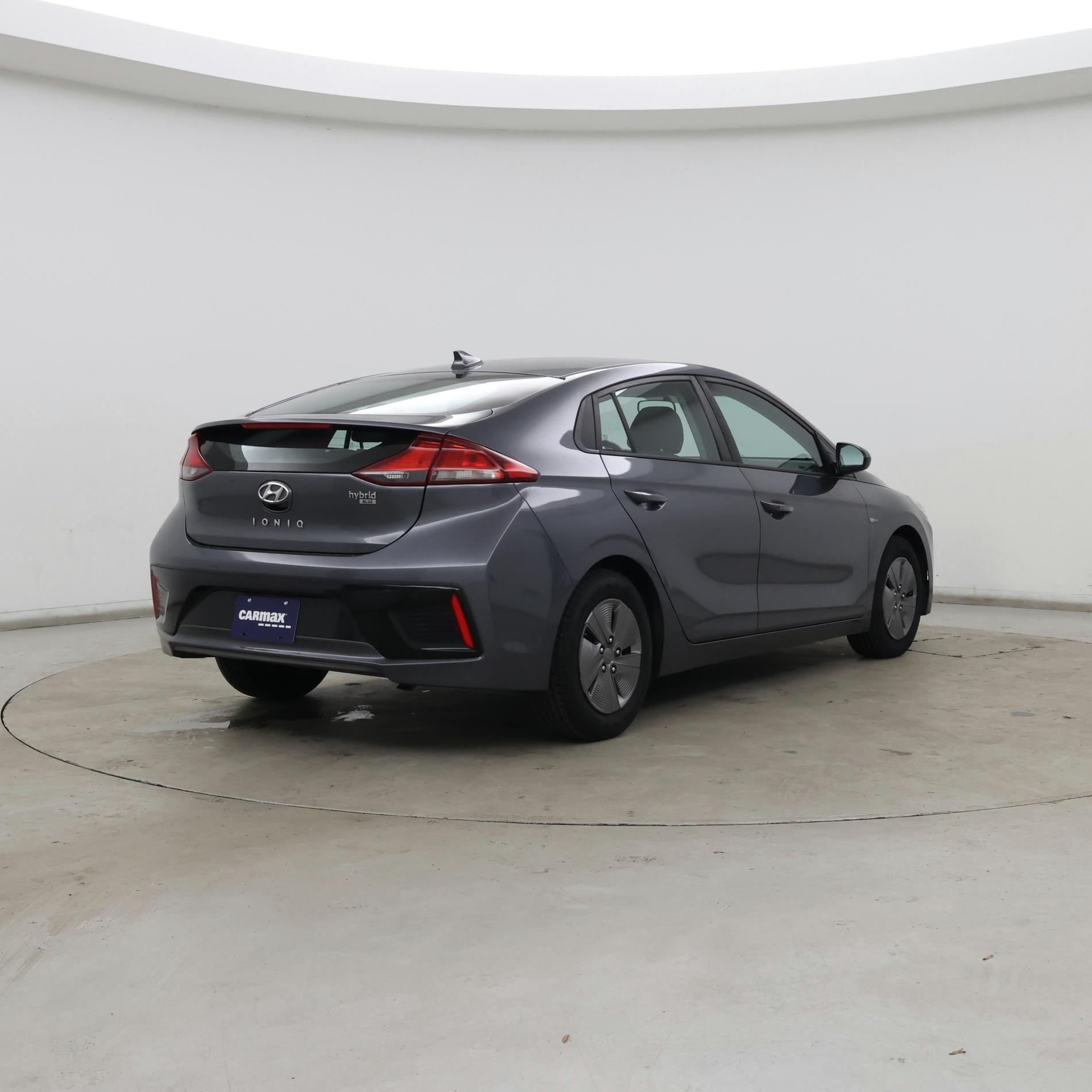 Thumbnail: 2019 Hyundai Ioniq - 8